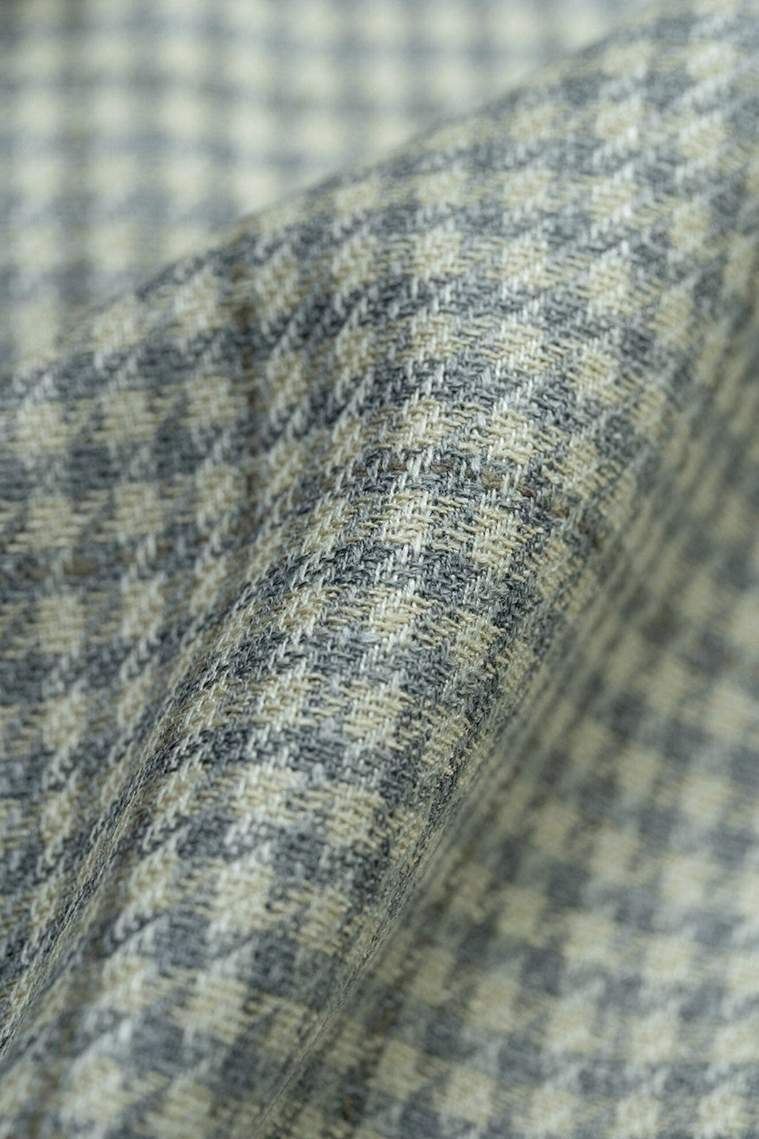 E. Thomas: A Century of Superfine Wool on the Shores of Lake Lugano
