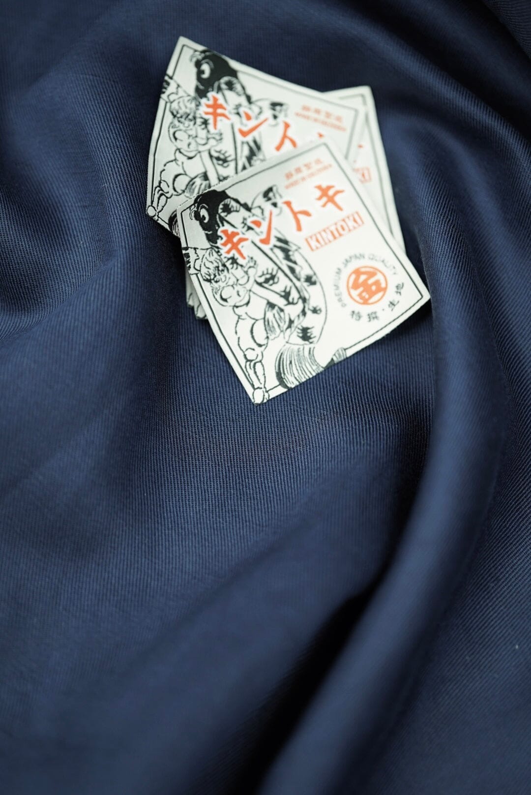 What is the feature of linen blended cashmere?