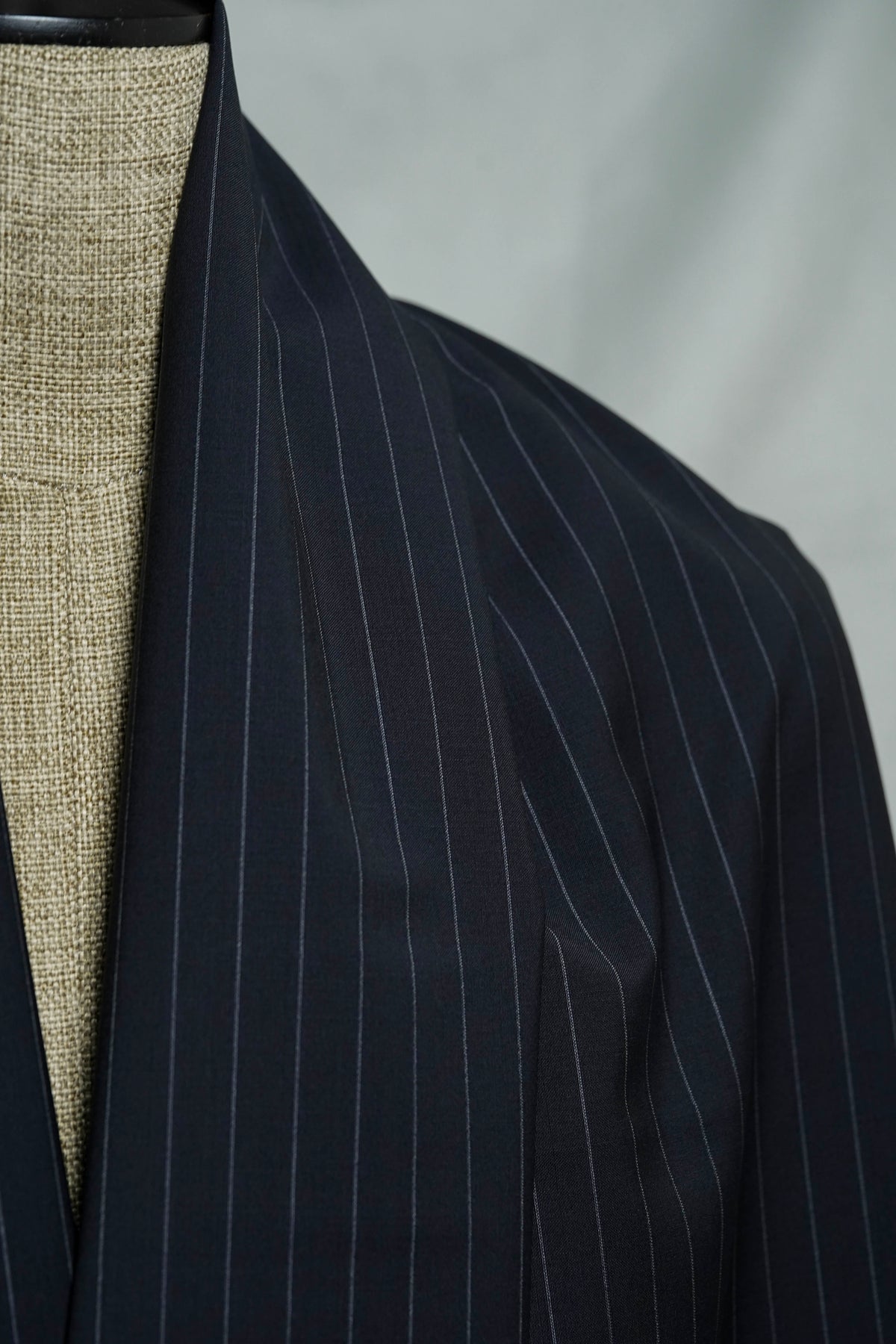 CERRUTI 1881 Lightweight Wool Suiting