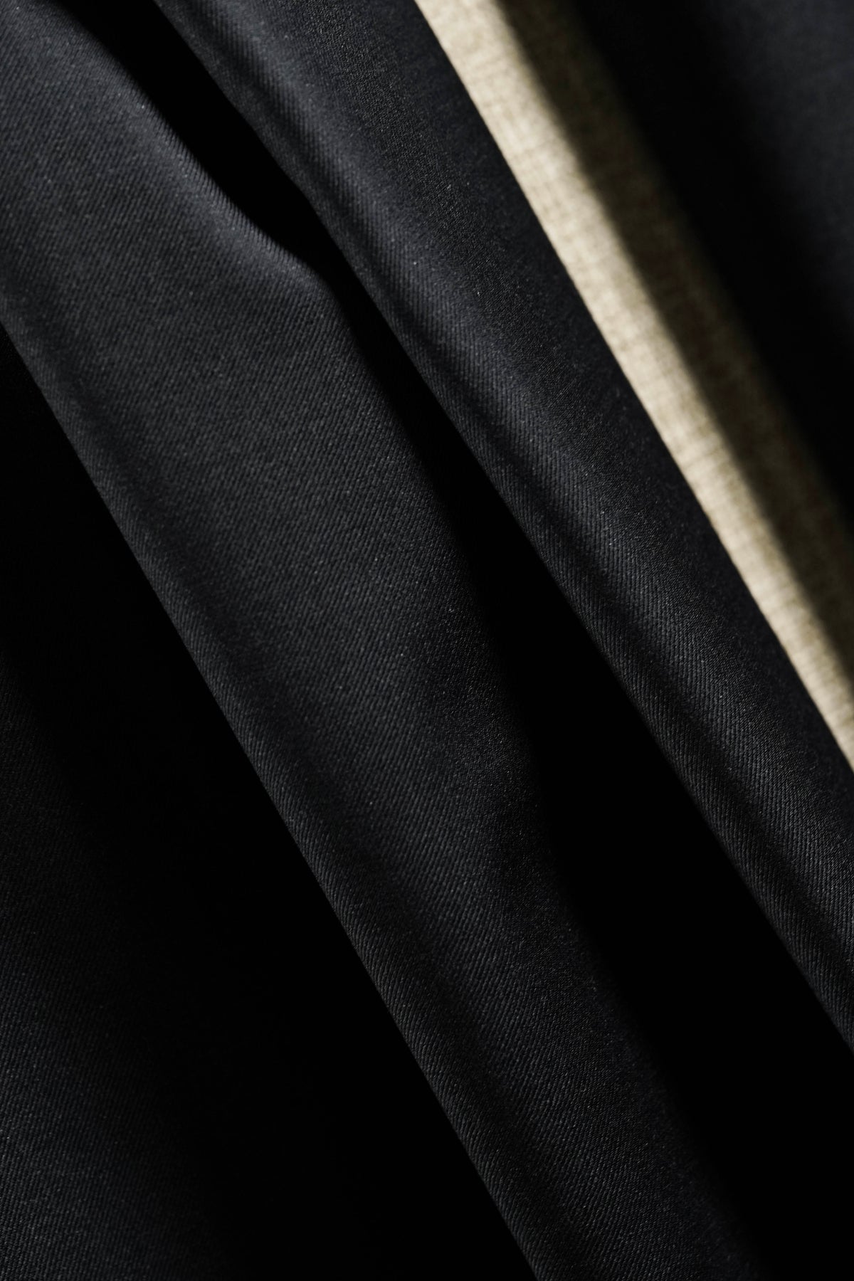 Dark Charcoal Plain Super 150's & Cashmere Suiting Fabric -3 Meters