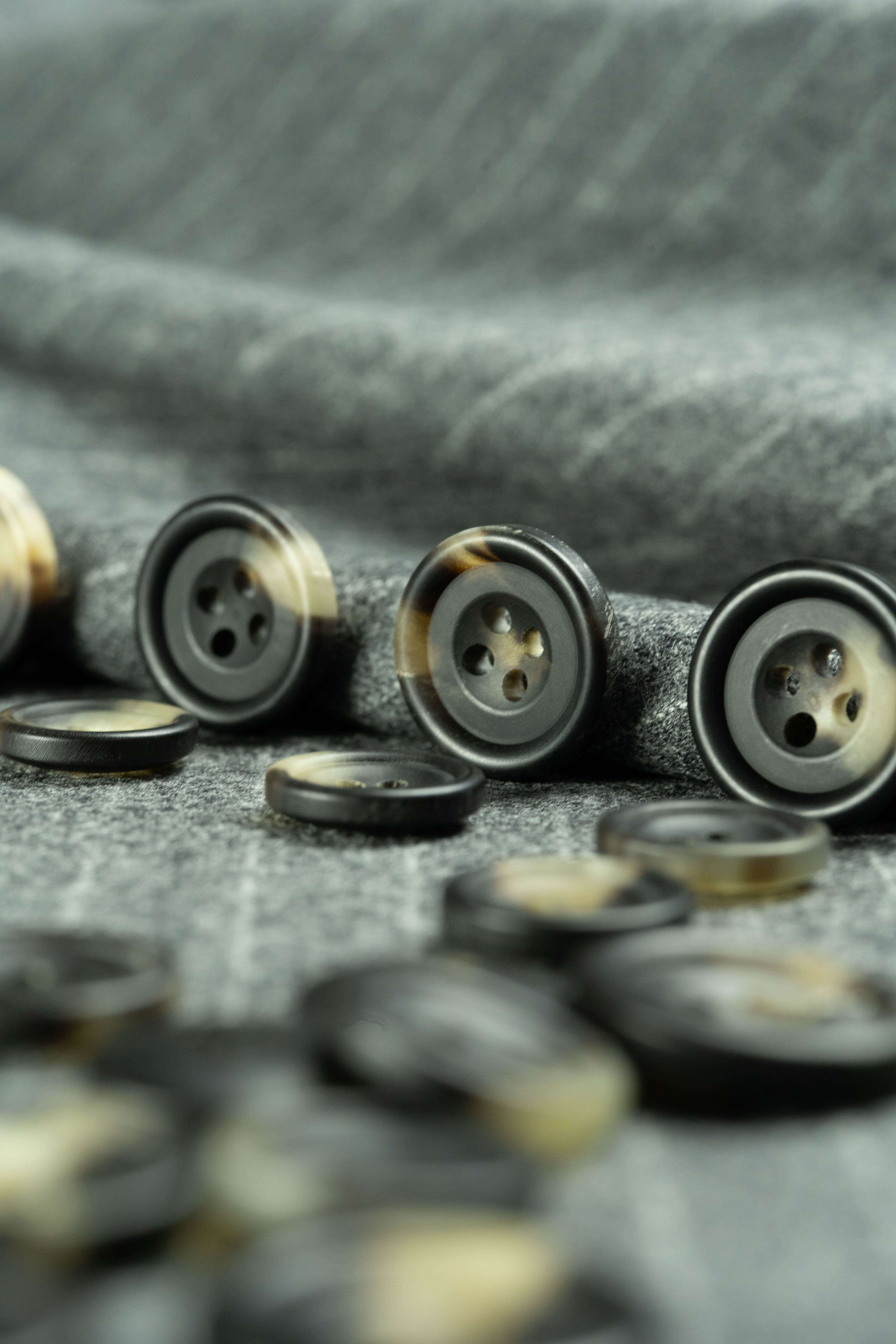 Horn Button Unpolished 4 hole in Natural Dark - Yoo's Club