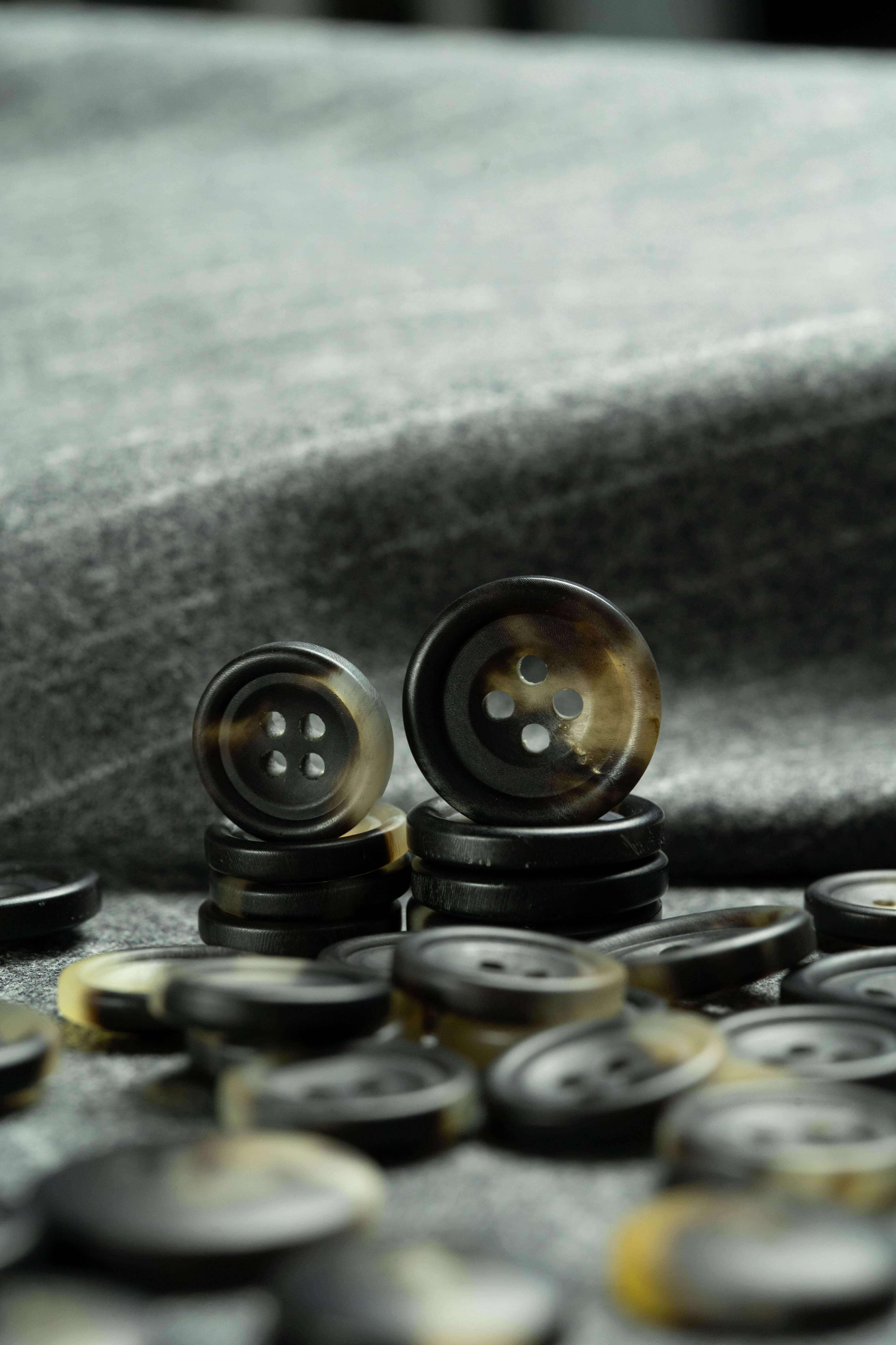 Horn Button Unpolished 4 hole in Natural Dark - Yoo's Club