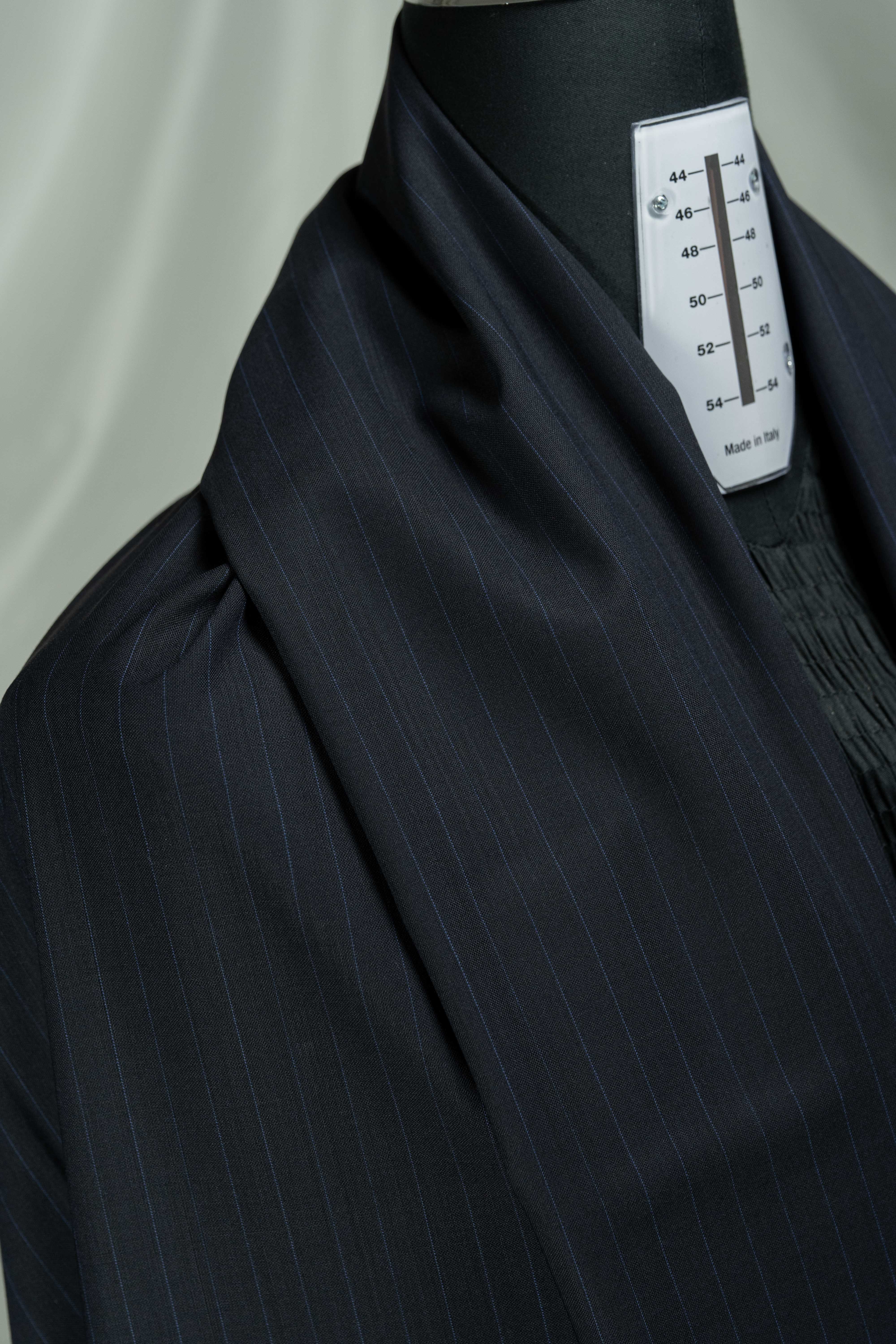 Italy Black Stripe High Lightweight Twist Suit Fabric (V23729)-3m - Yoo's Club