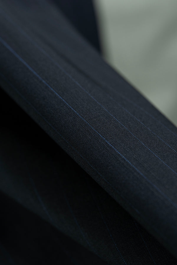 Italy Black Stripe Lightweight High Twist Suit Fabric (V23729)-3m