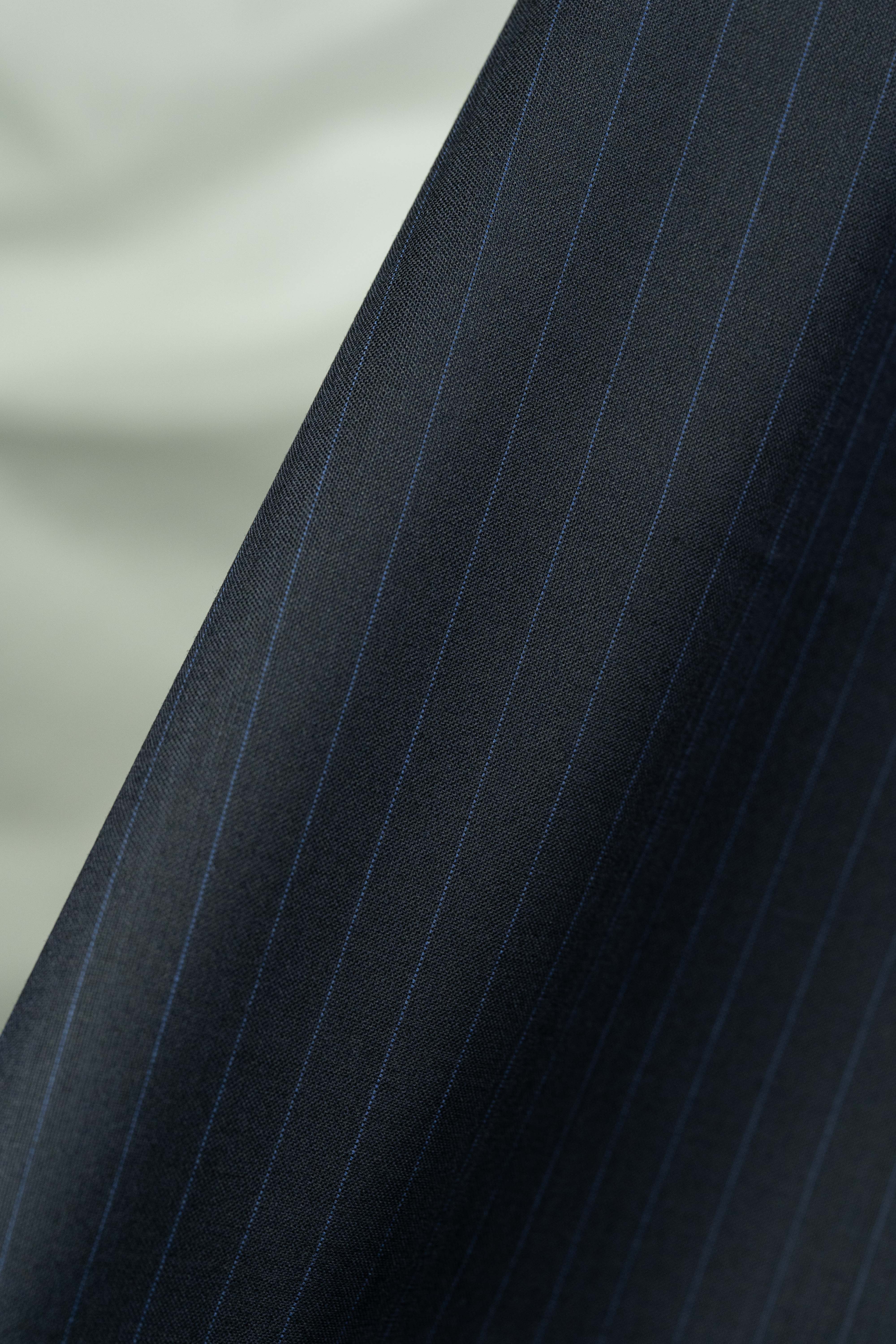 Italy Black Stripe High Lightweight Twist Suit Fabric (V23729)-3m - Yoo's Club