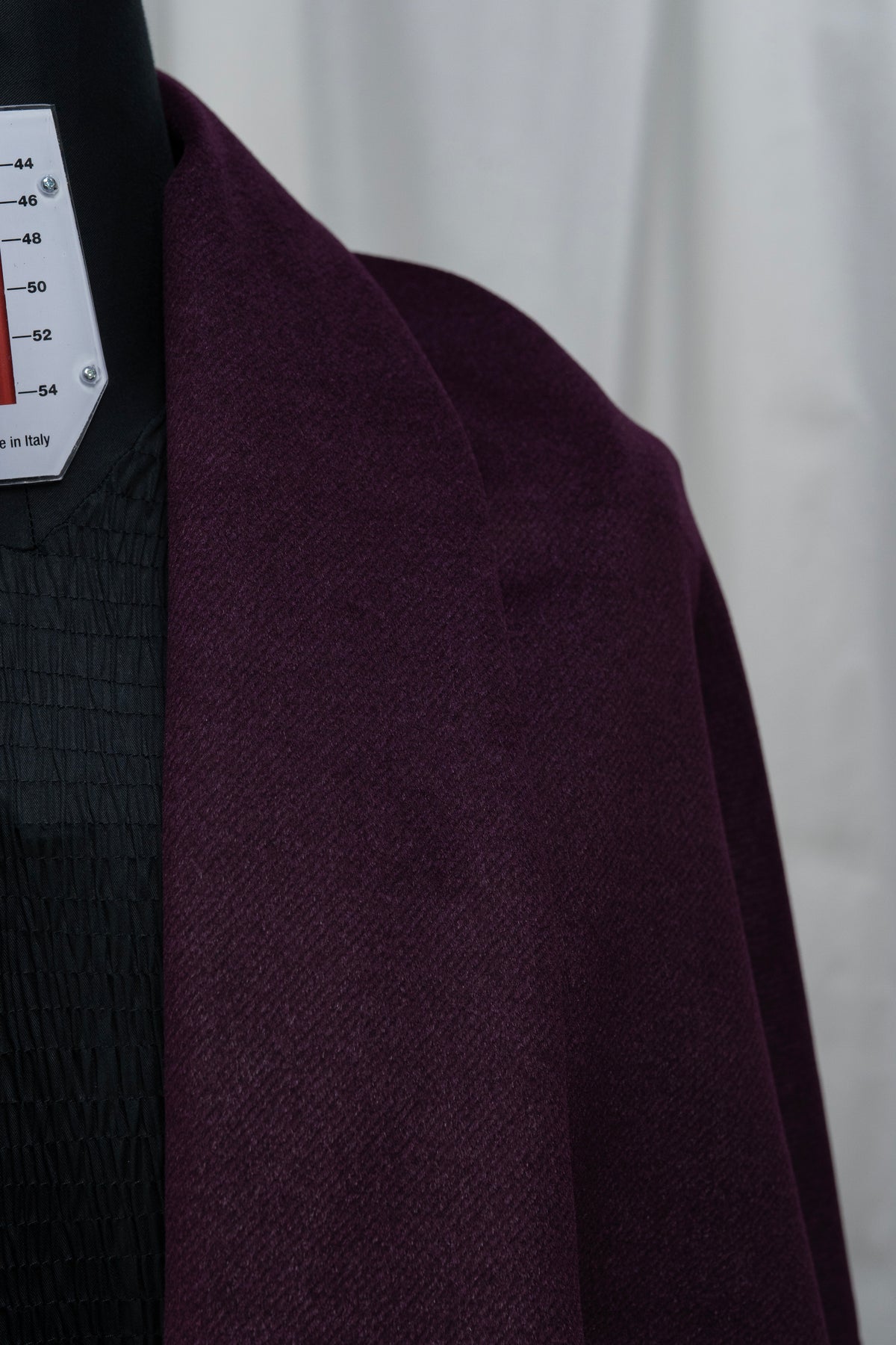Vintage Burgundy Heavy Wool Suit Jacket Fabric (V26013)- 2.3 Meters - Yoo's Club