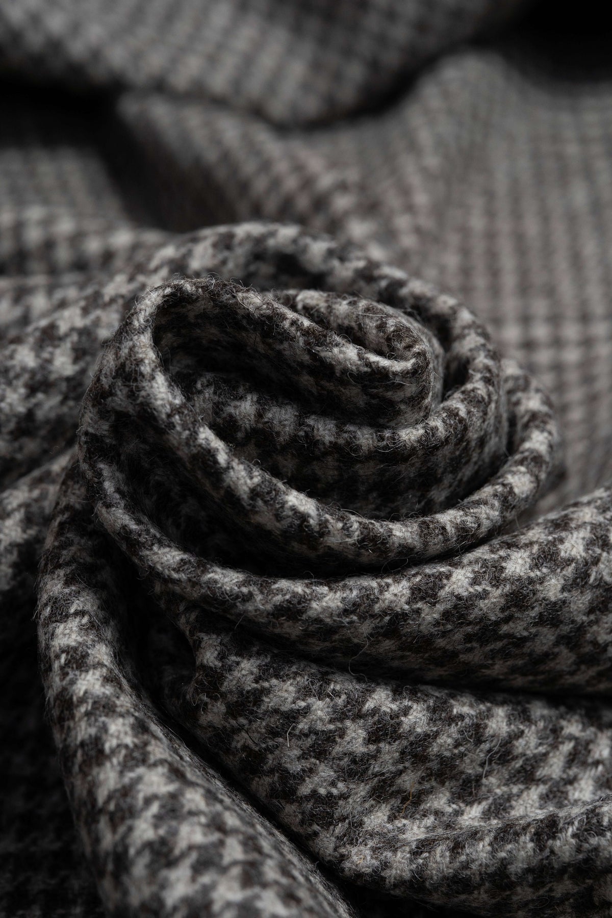 Marling & Evans Houndstooth Woolen Wool Jacketing Fabric -2.4 Meters - Yoo's Club