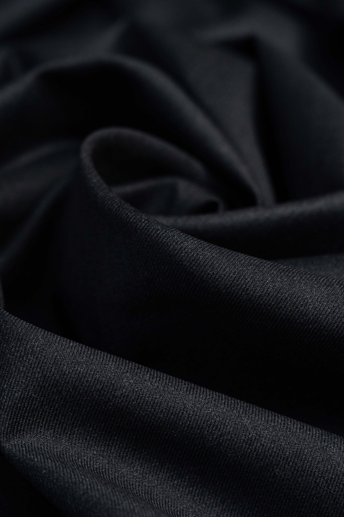 Dormeuil Amadeus Charcoal Worsted Wool Suiting Fabric - 3.1 Meters - Yoo's Club