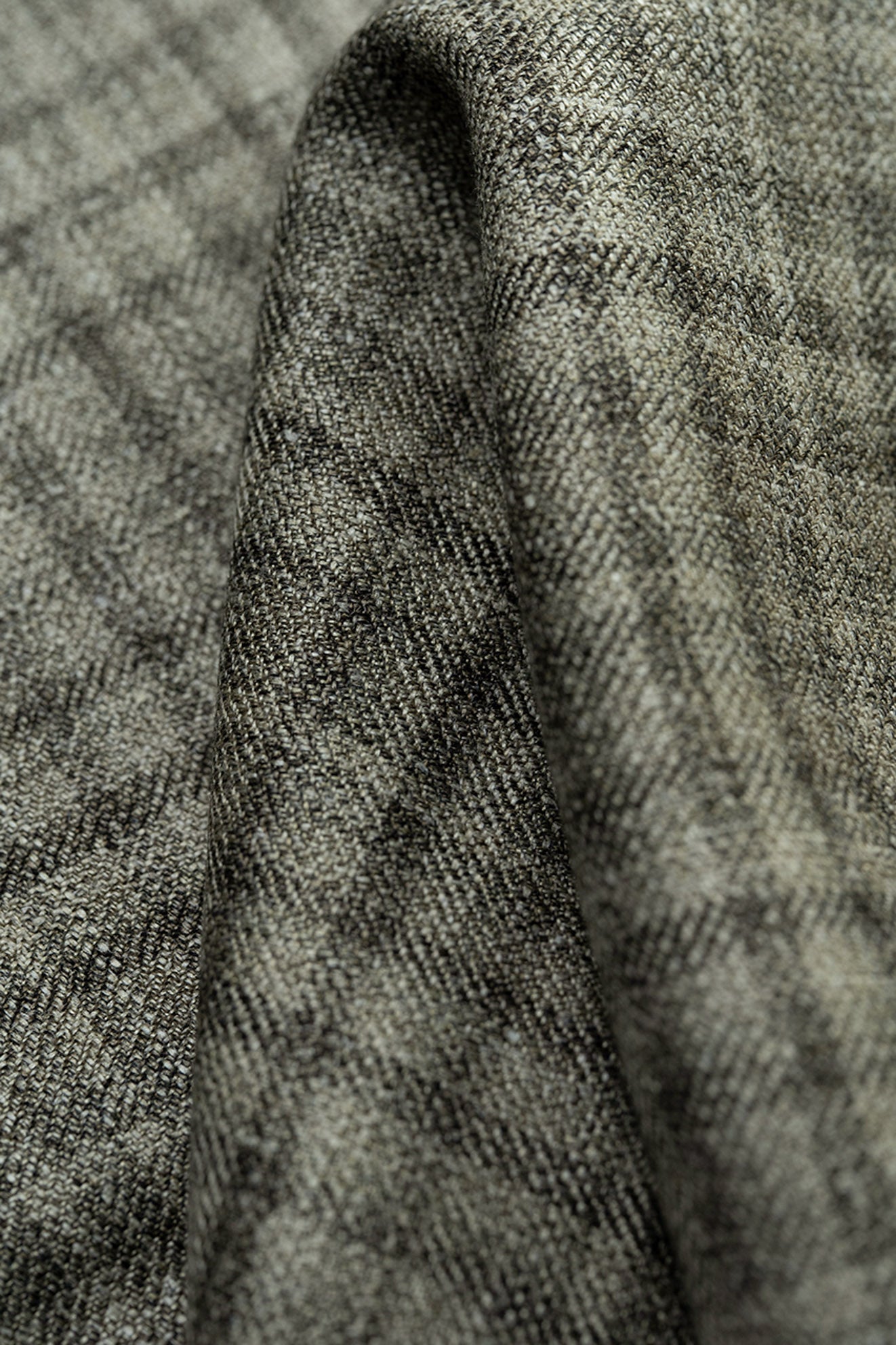 GC50125 E.Thomas Taupe Multi Plaid Jacketing