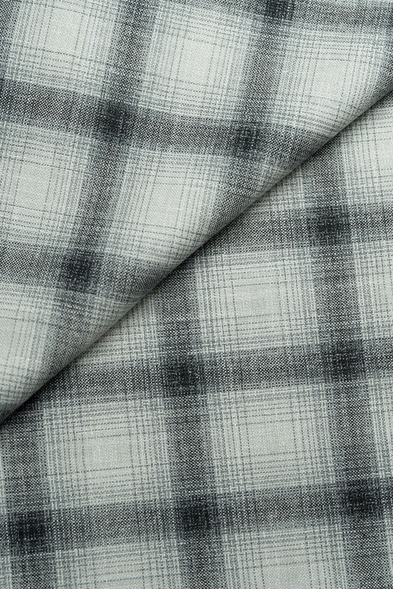 GC50128 E.Thomas Black & White Plaid Jacketing