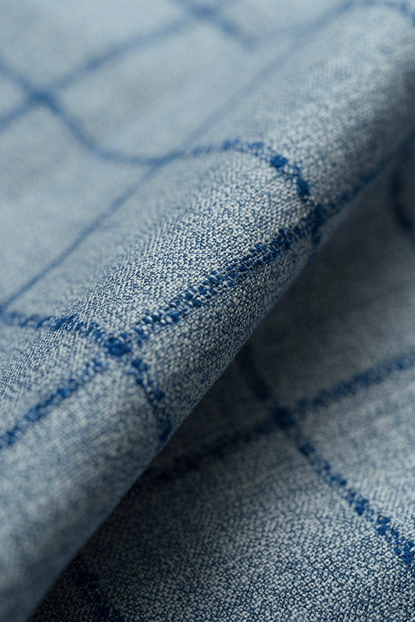 GC50130 E.Thomas Grey & Blue Plaid Jacketing