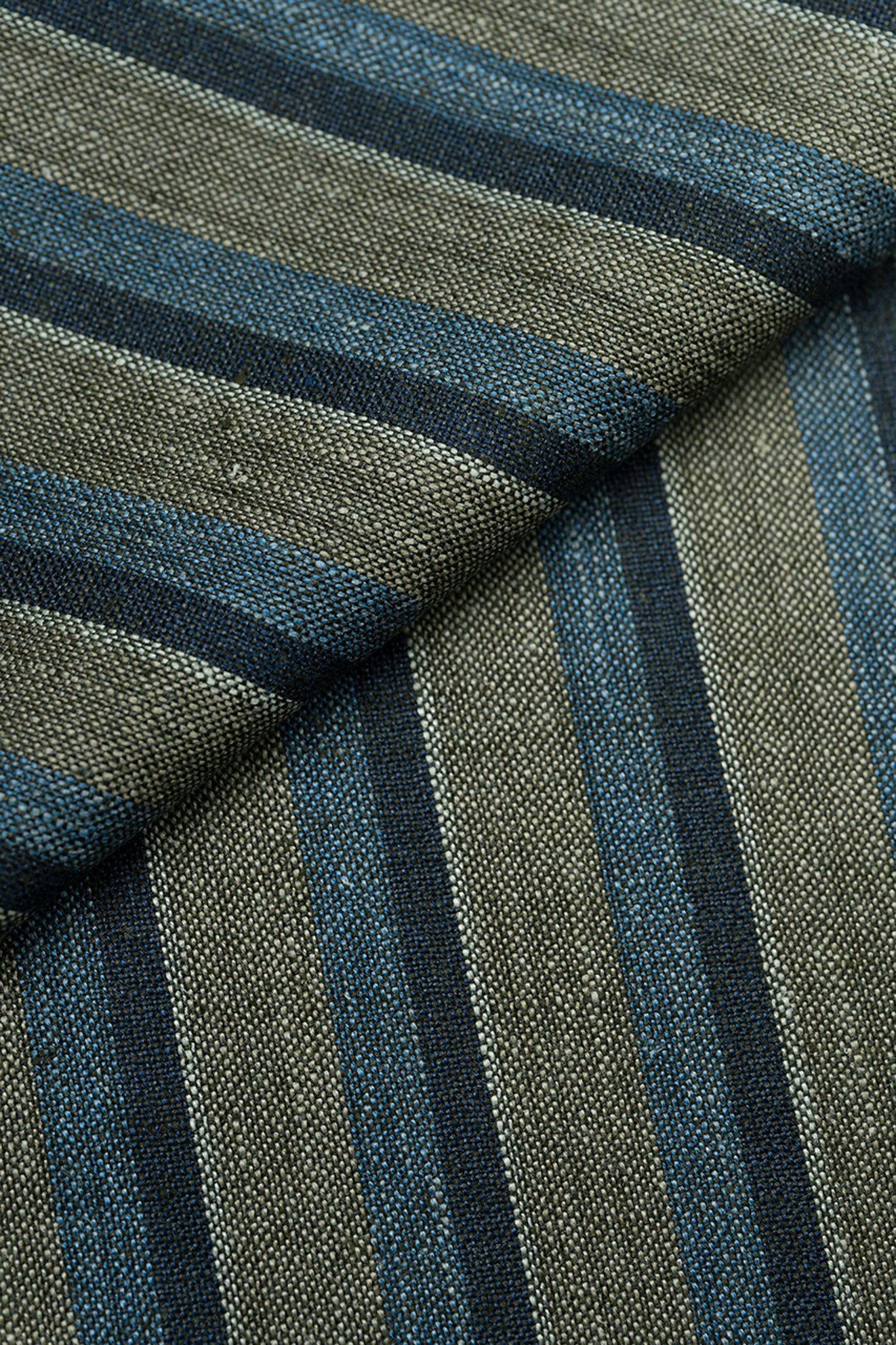 GC50136 E.Thomas Sand & Blue Stripe Jacketing