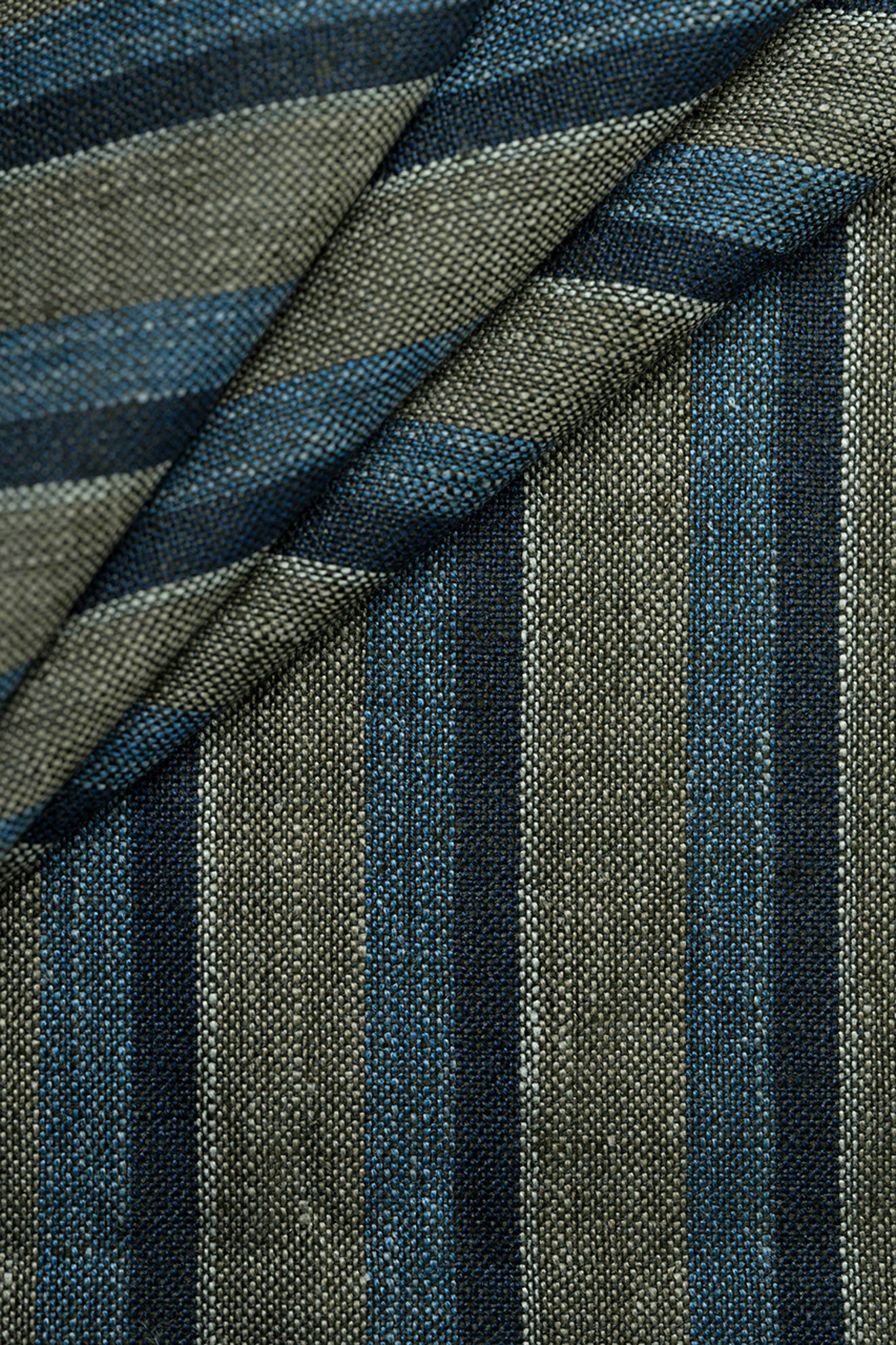 GC50136 E.Thomas Sand & Blue Stripe Jacketing