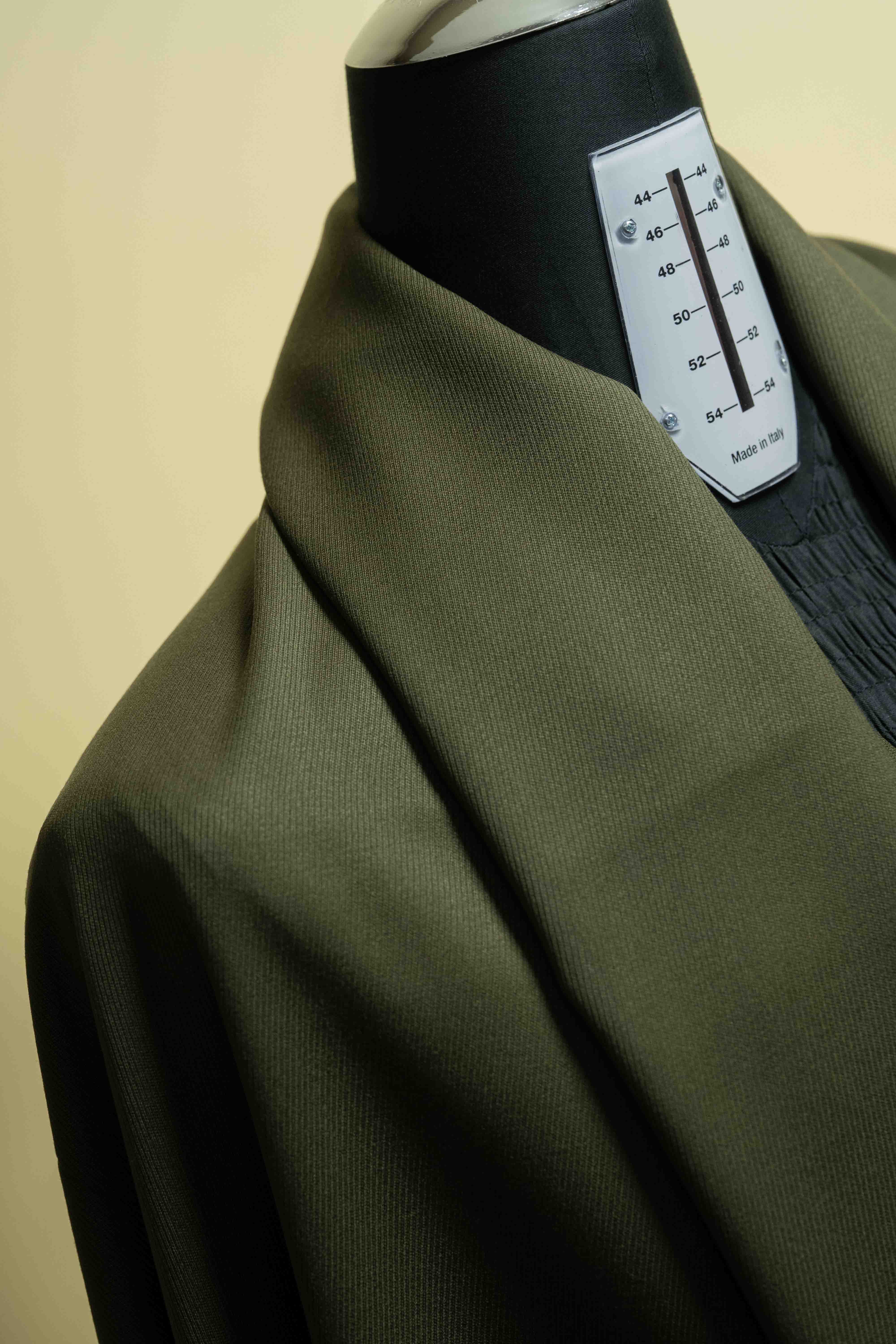 Men Suit fabric from UK in Green twill Wool - 3m