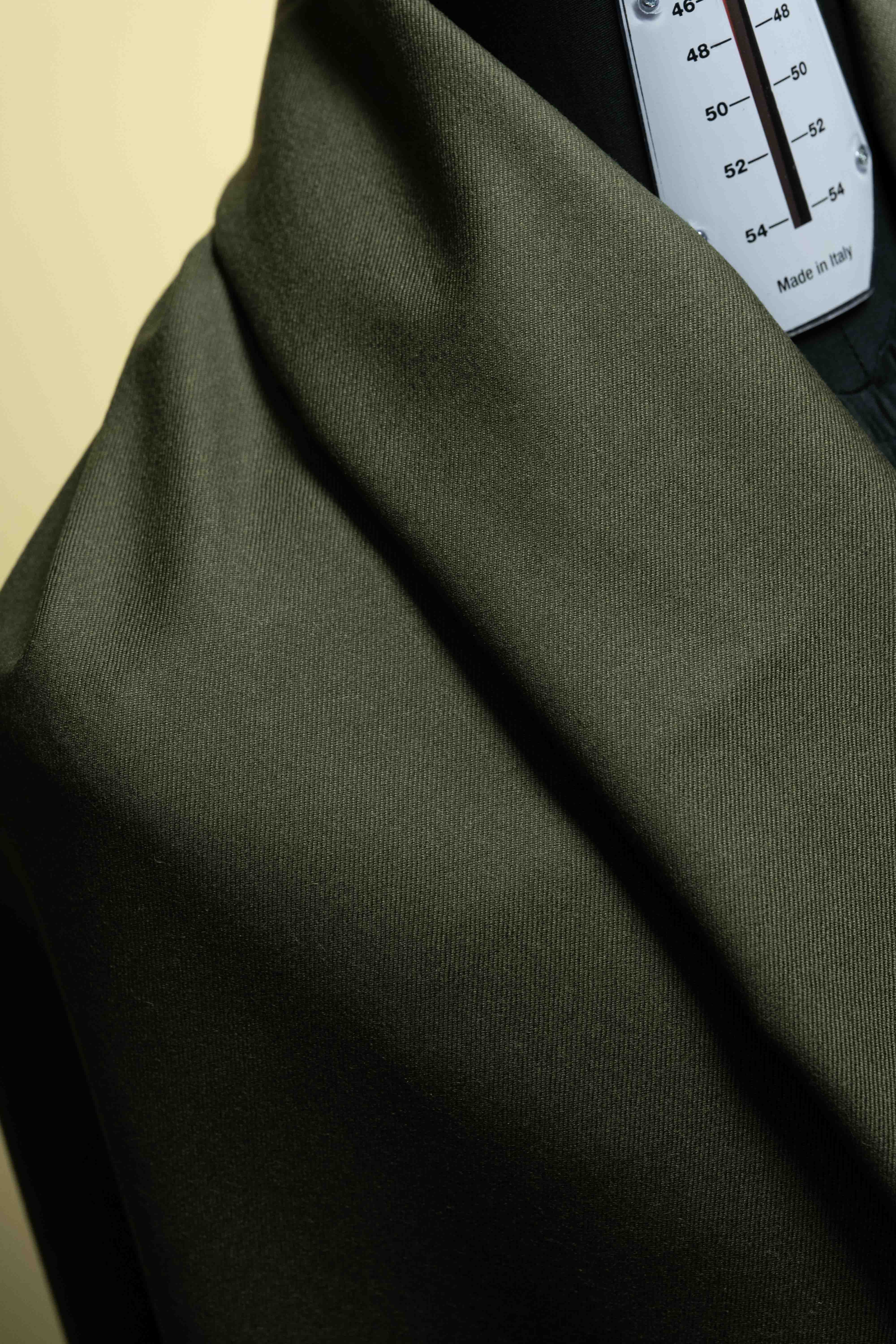 英國男士西裝布料，綠色斜紋羊毛 - 1.75米