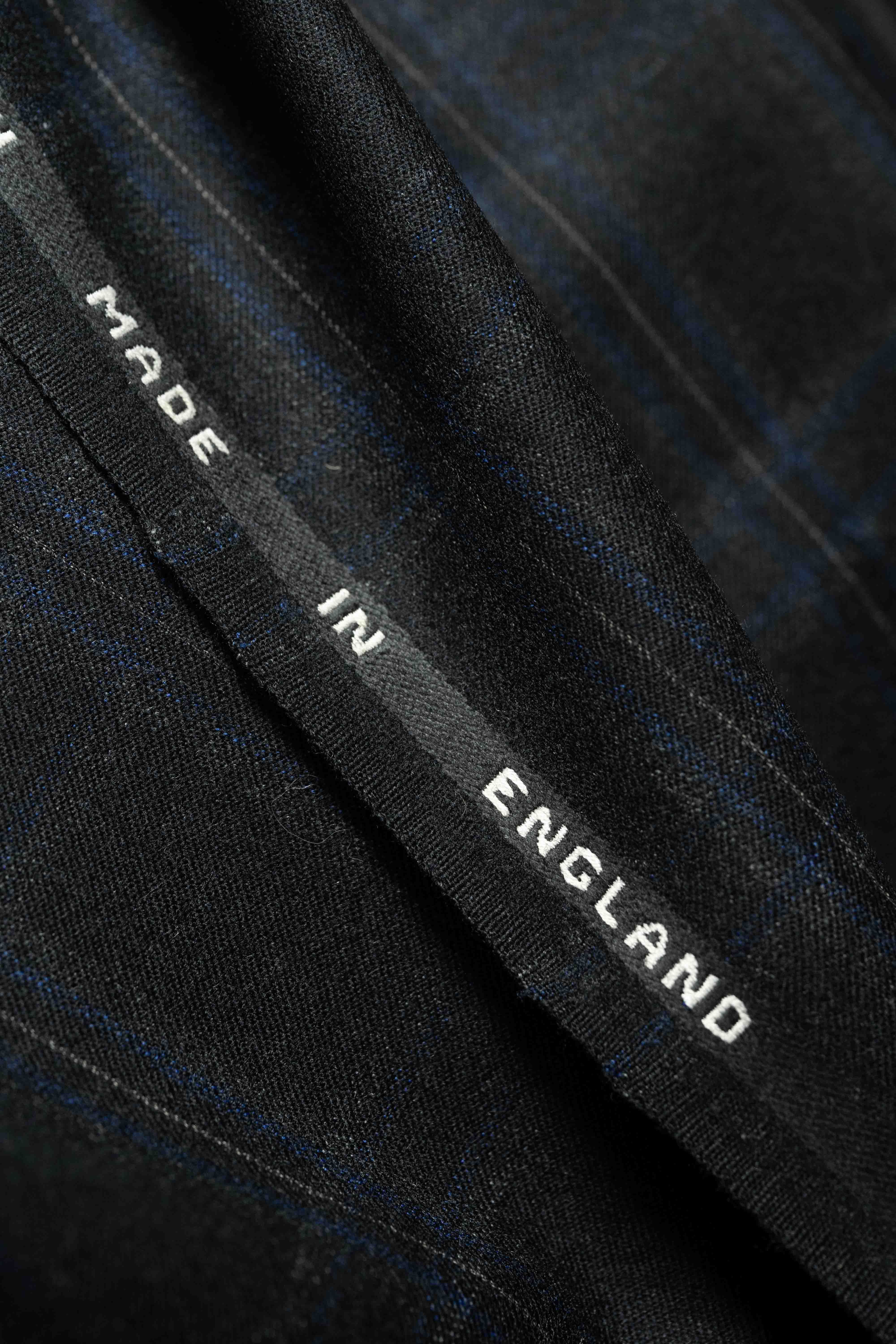 Men Suit fabric from Harrison in Super Dry Black Check Wool