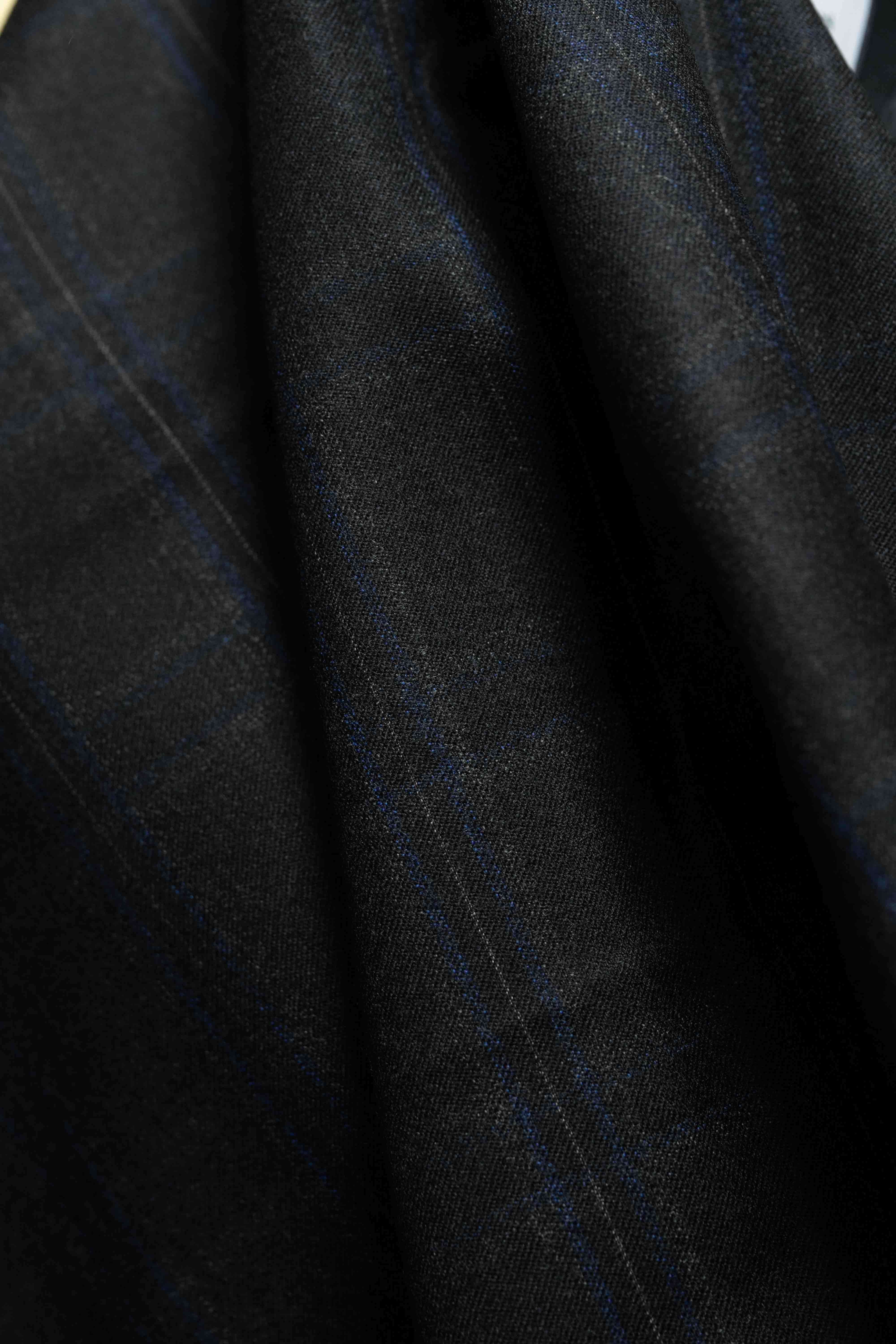 Men Suit fabric from Harrison in Super Dry Black Check Wool