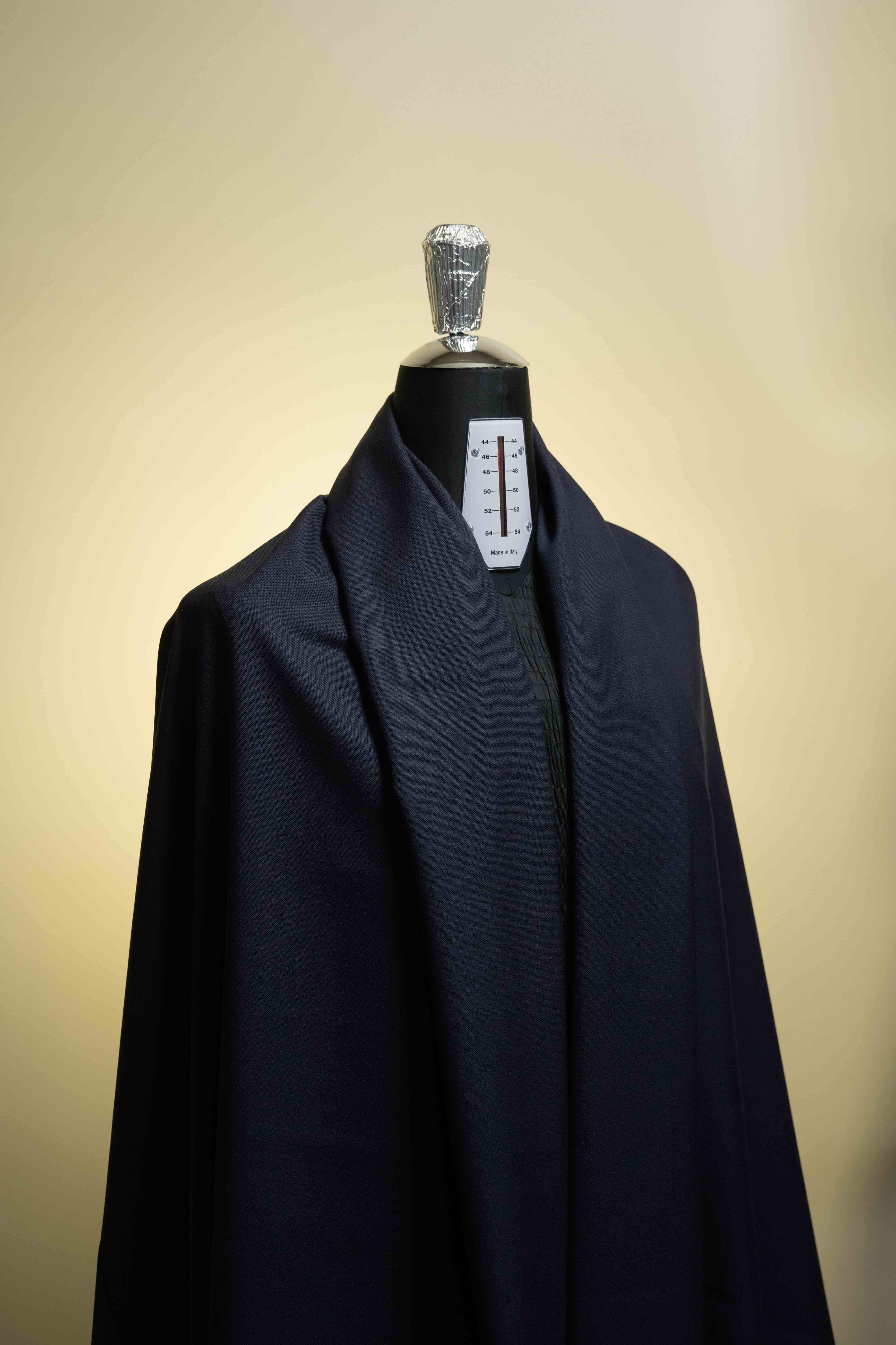 Men Suit fabric from Dormeuil Chic Navy Wool