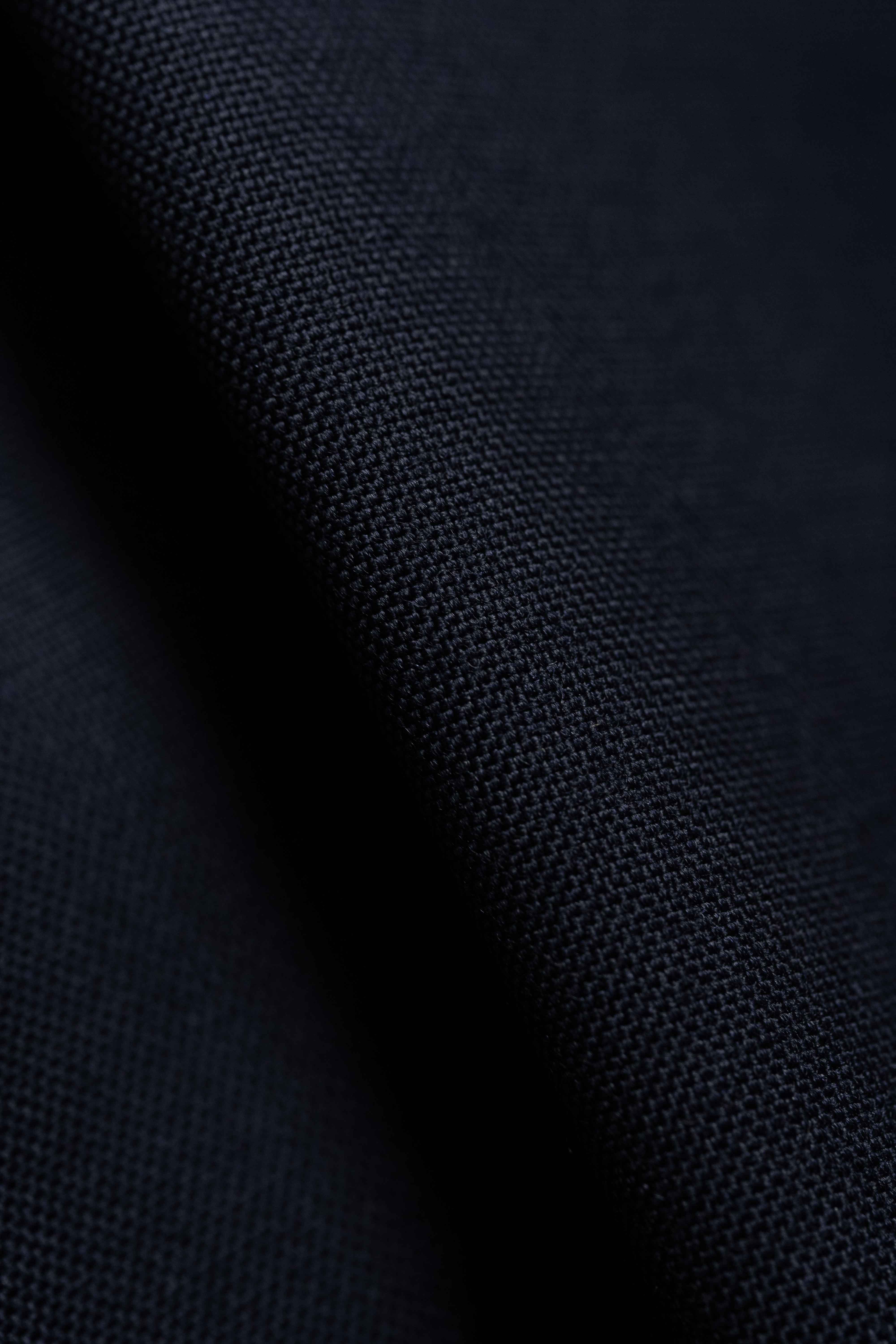 Men Suit fabric from Dormeuil Chic Navy Wool