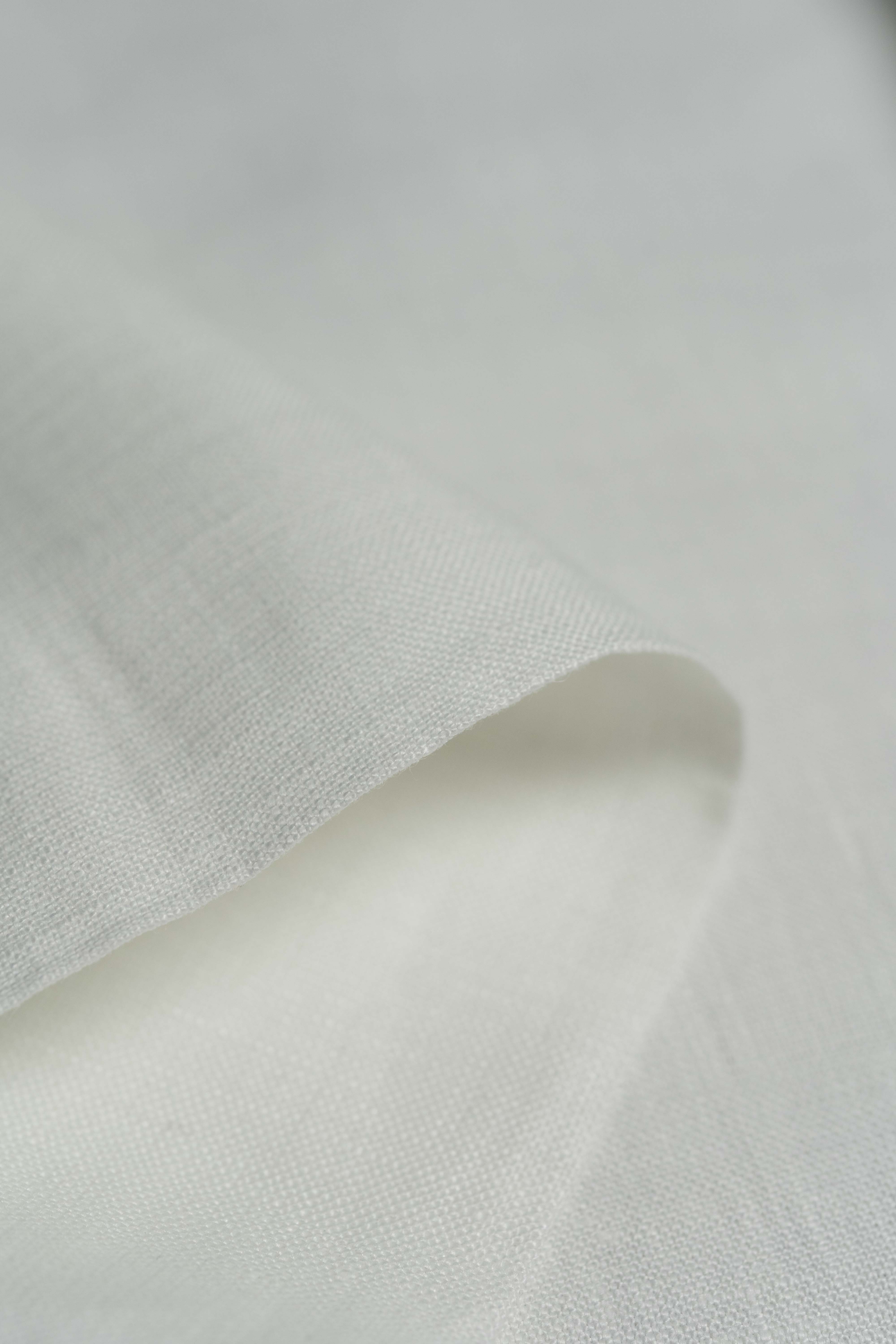 Linen Shirting in 80 Lea Pure White