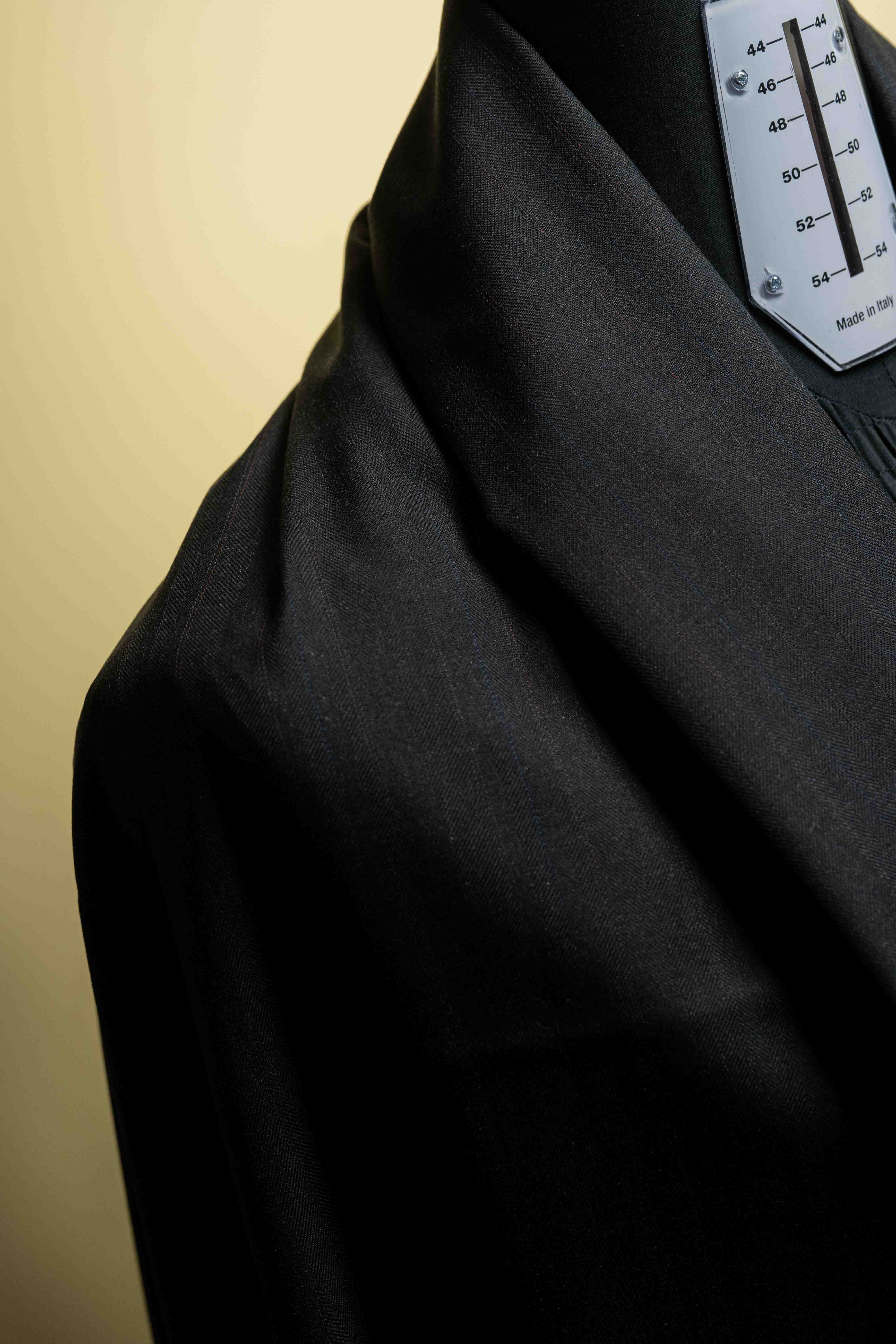 Black Red Herringbone Vicuna Cashmere Wool Suit Fabric (V23440) -3.1m