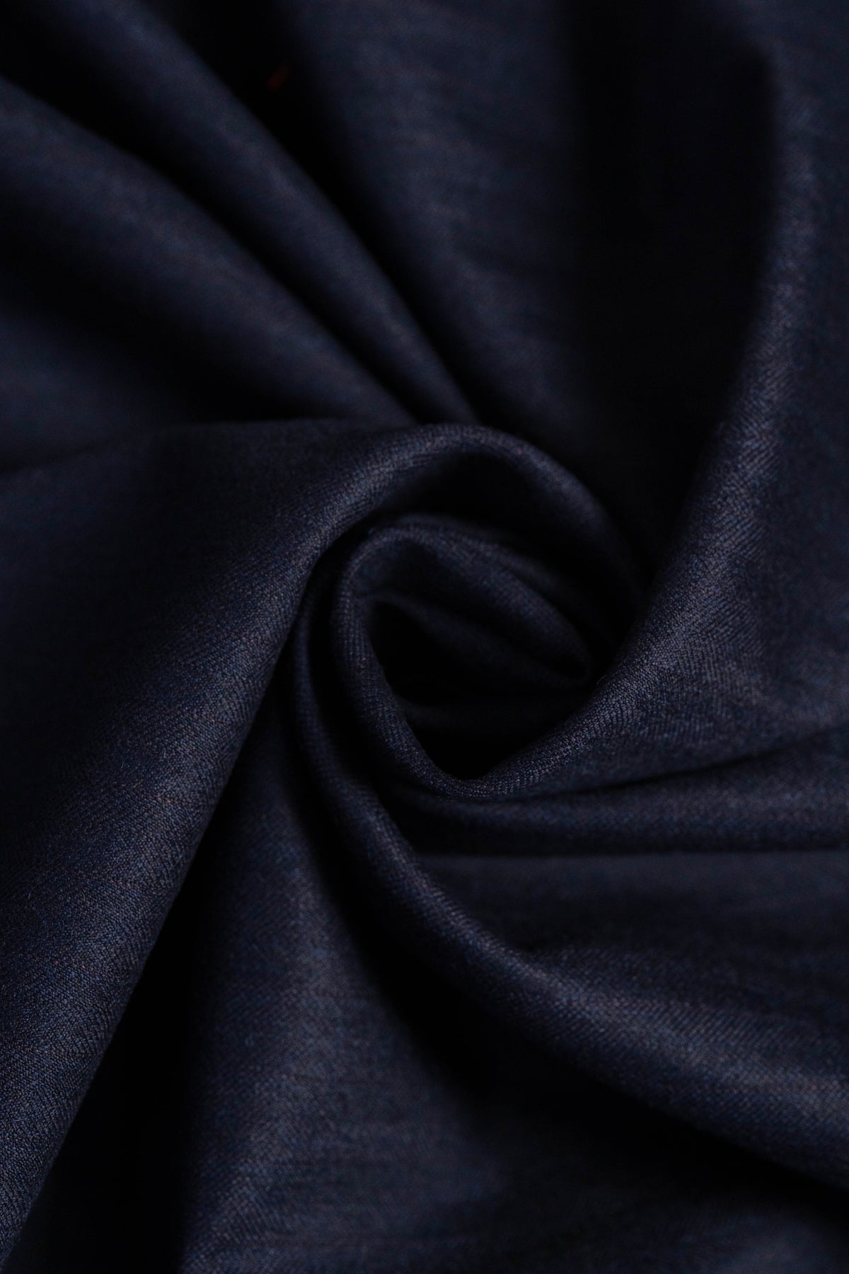 Lightweight Wool Flannel Suiting in Navy Herringbone