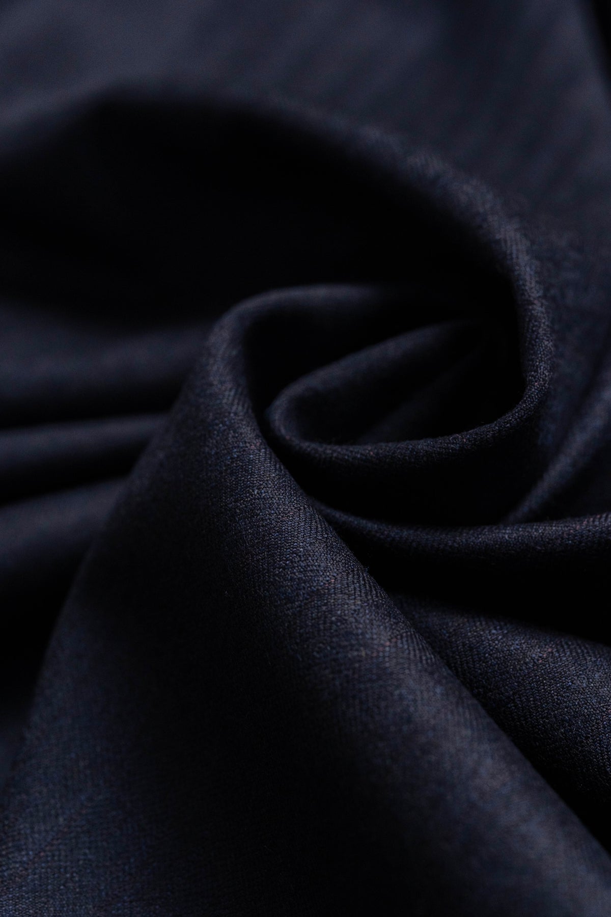 Lightweight Wool Flannel Suiting in Navy Herringbone