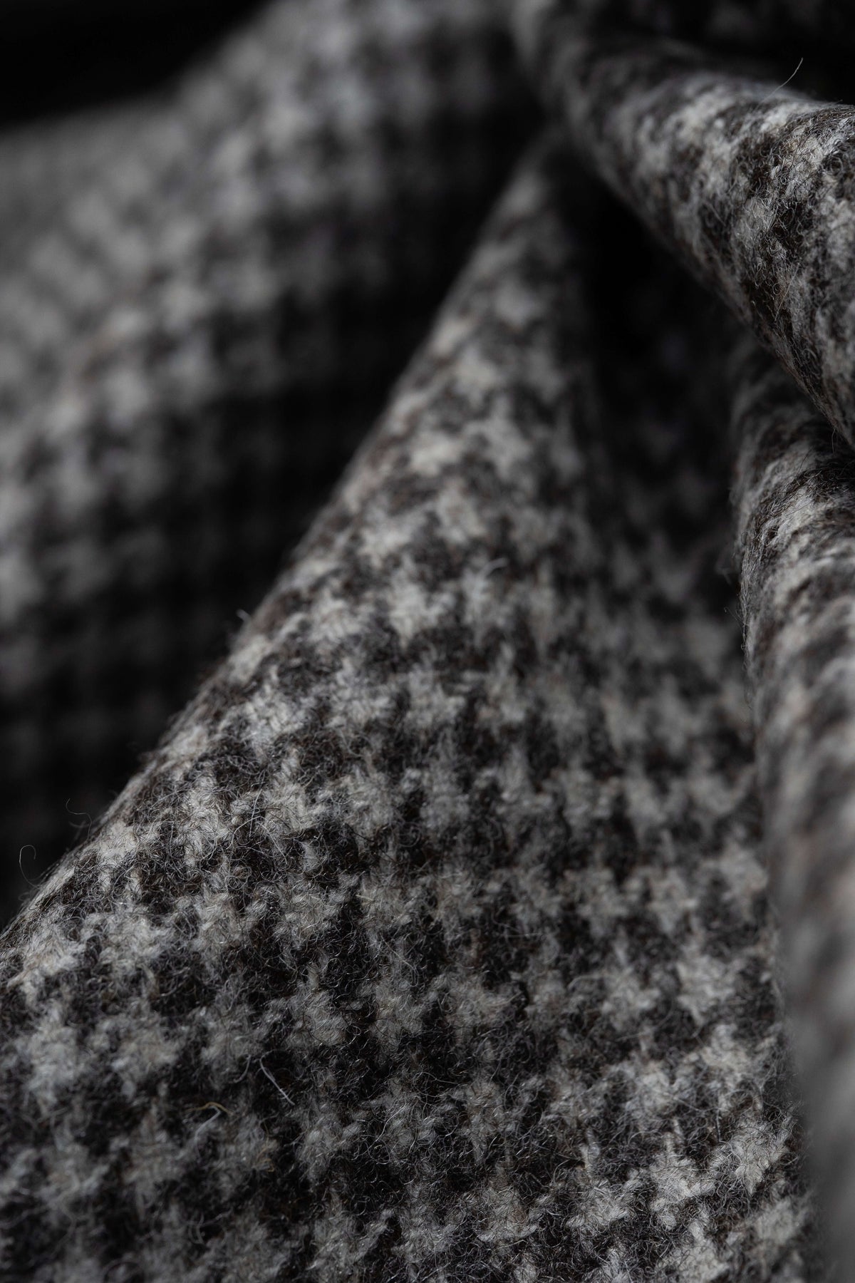 Marling & Evans Houndstooth Woolen Wool Jacketing Fabric -2.4 Meters