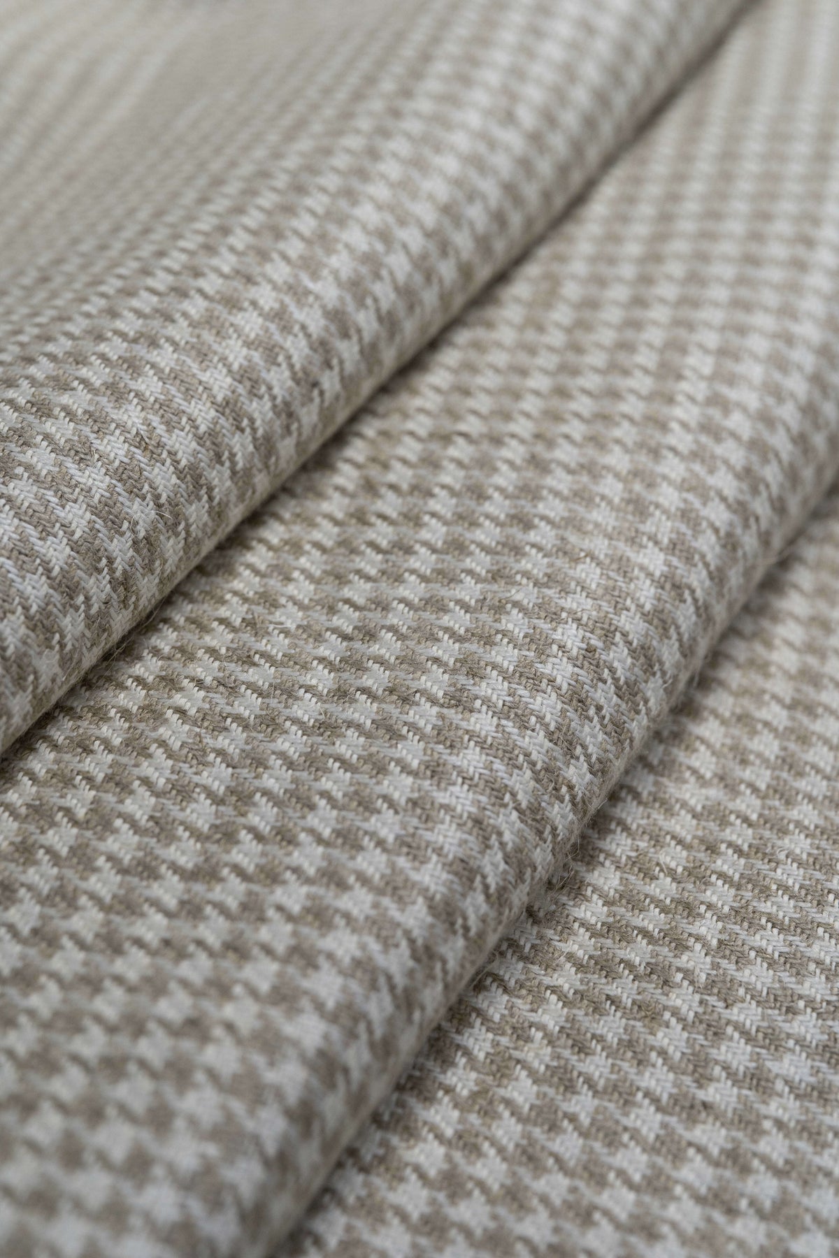 Spence Bryson Heavy Houndstooth Irish Linen Fabric