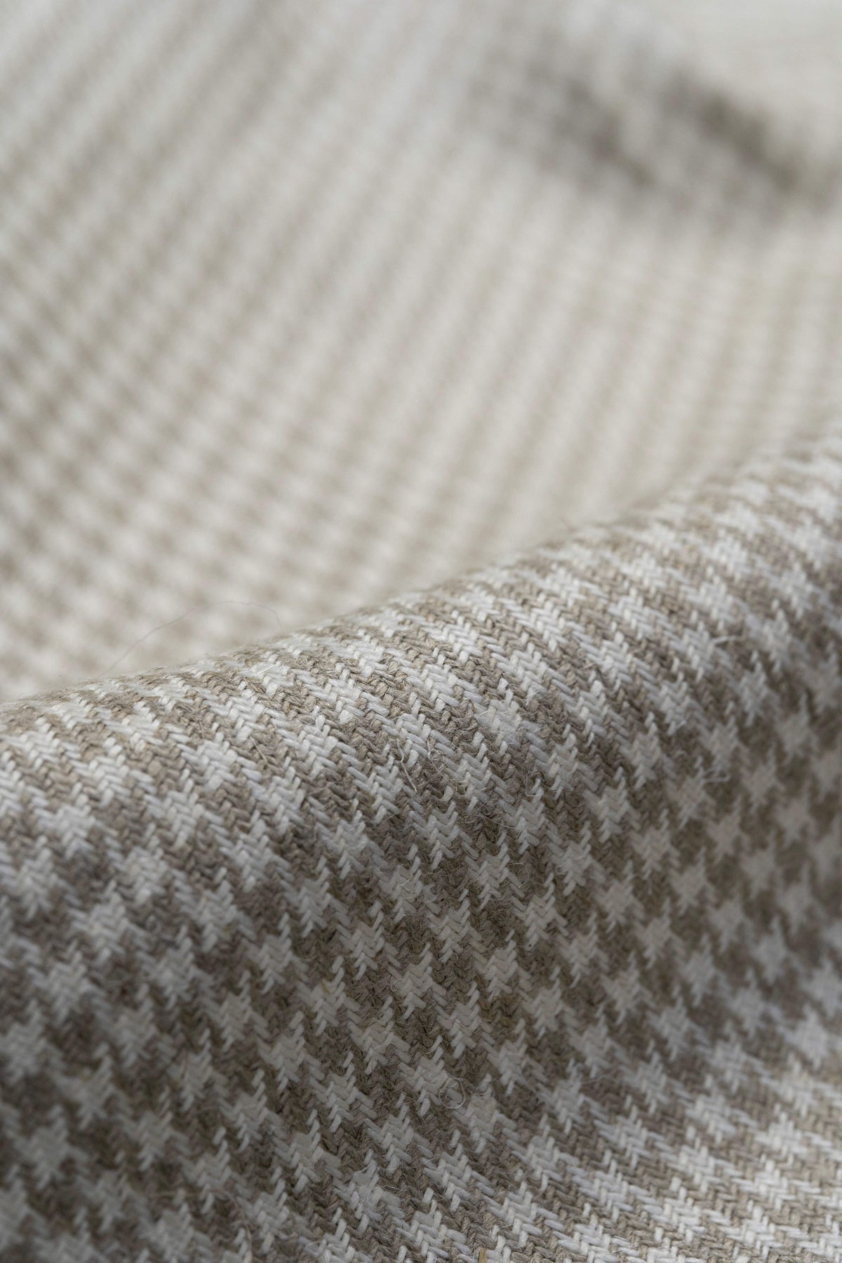 Spence Bryson Heavy Houndstooth Irish Linen Fabric