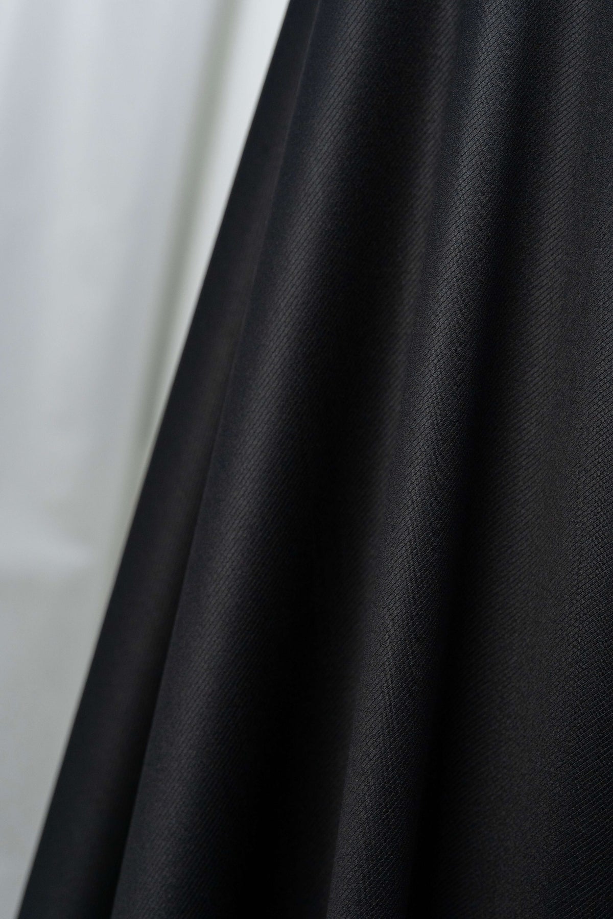 Stretched Wool Blend Fabric in Black Twill -3.6 Meters - Yoo's Club