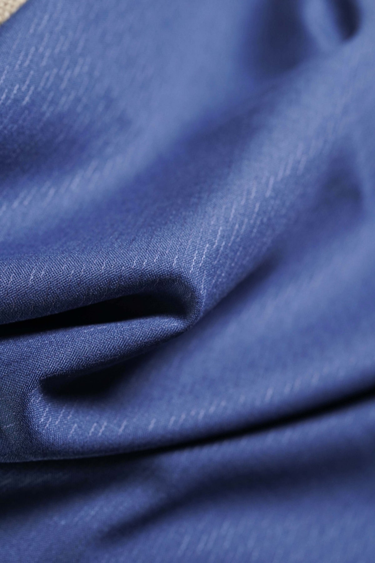 Wain Shiell Lightweight Blue Wool Suiting Fabric (V26016) -3 Meters