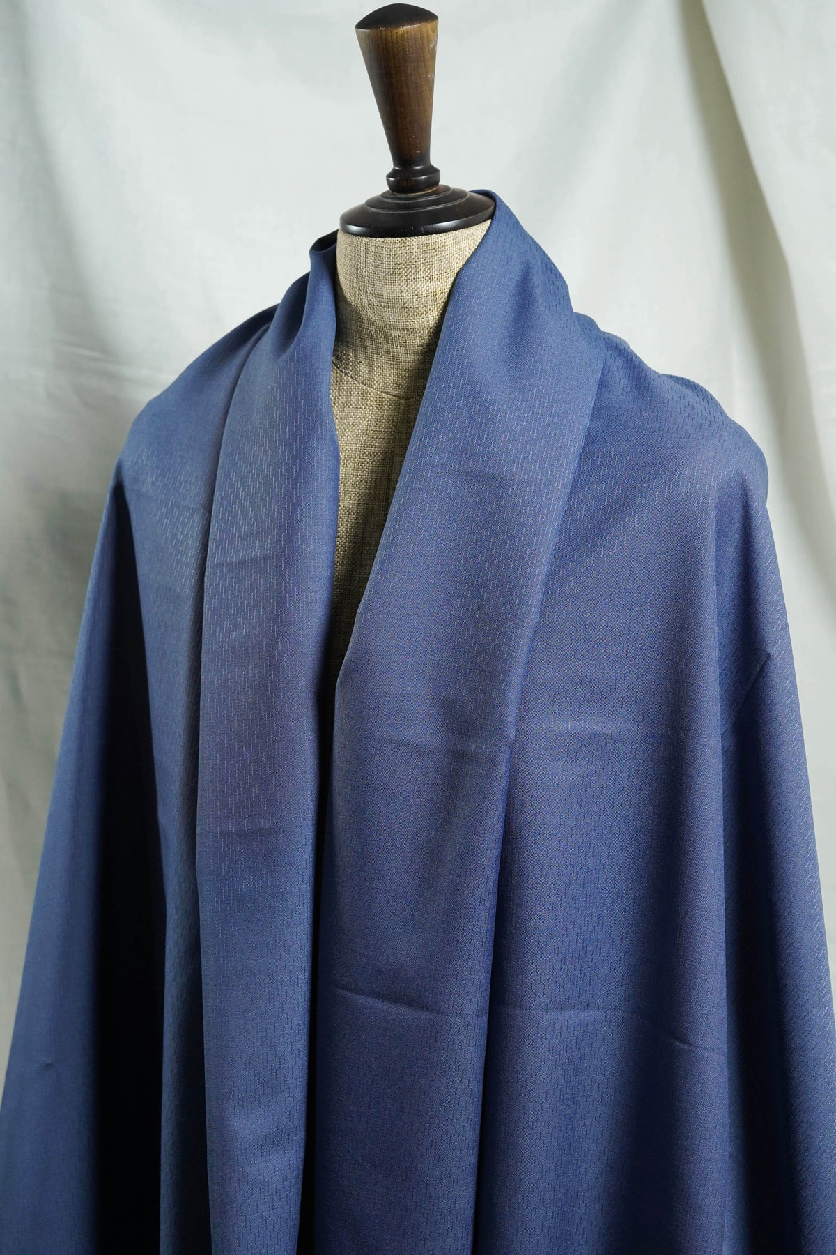 Wain Shiell Lightweight Blue Wool Suiting Fabric (V26016) -3 Meters
