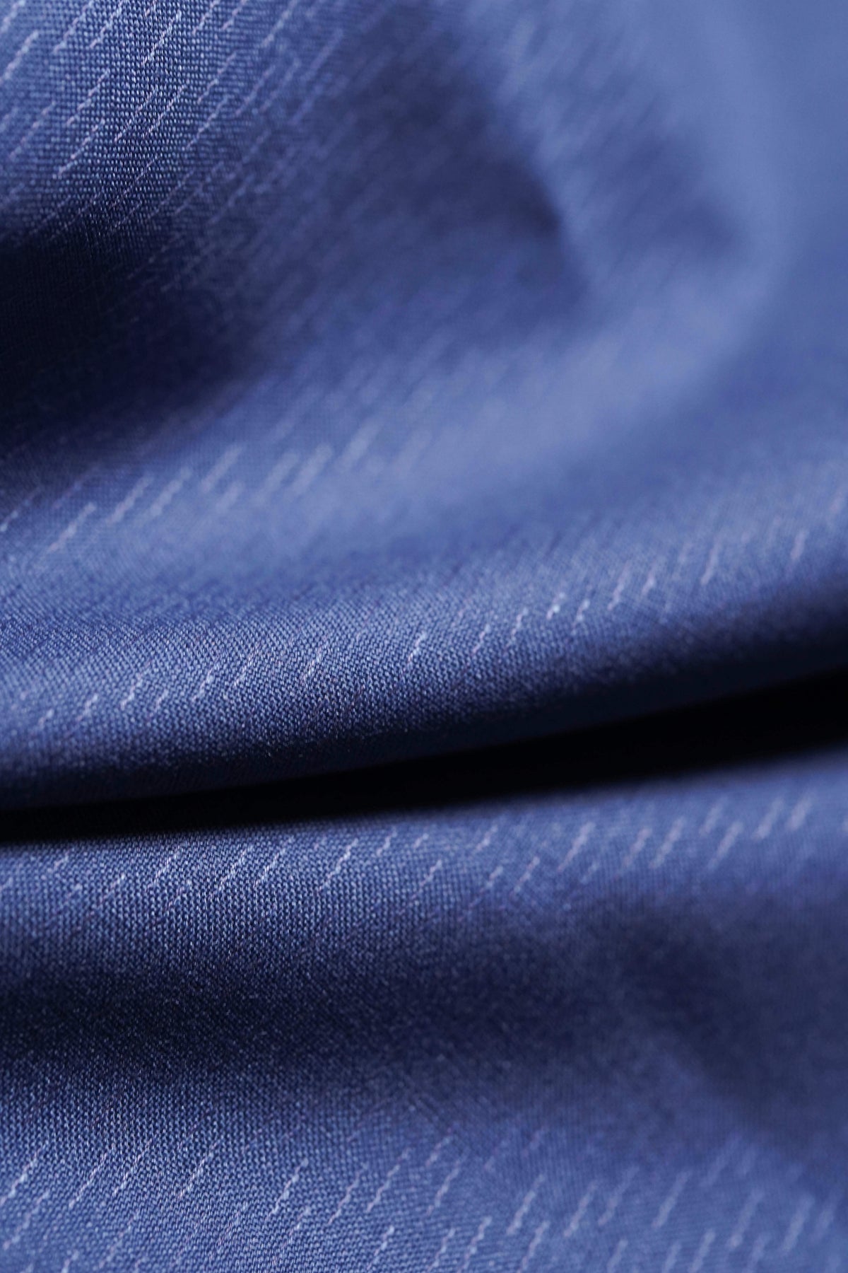 Wain Shiell Lightweight Blue Wool Suiting Fabric (V26016) -3 Meters