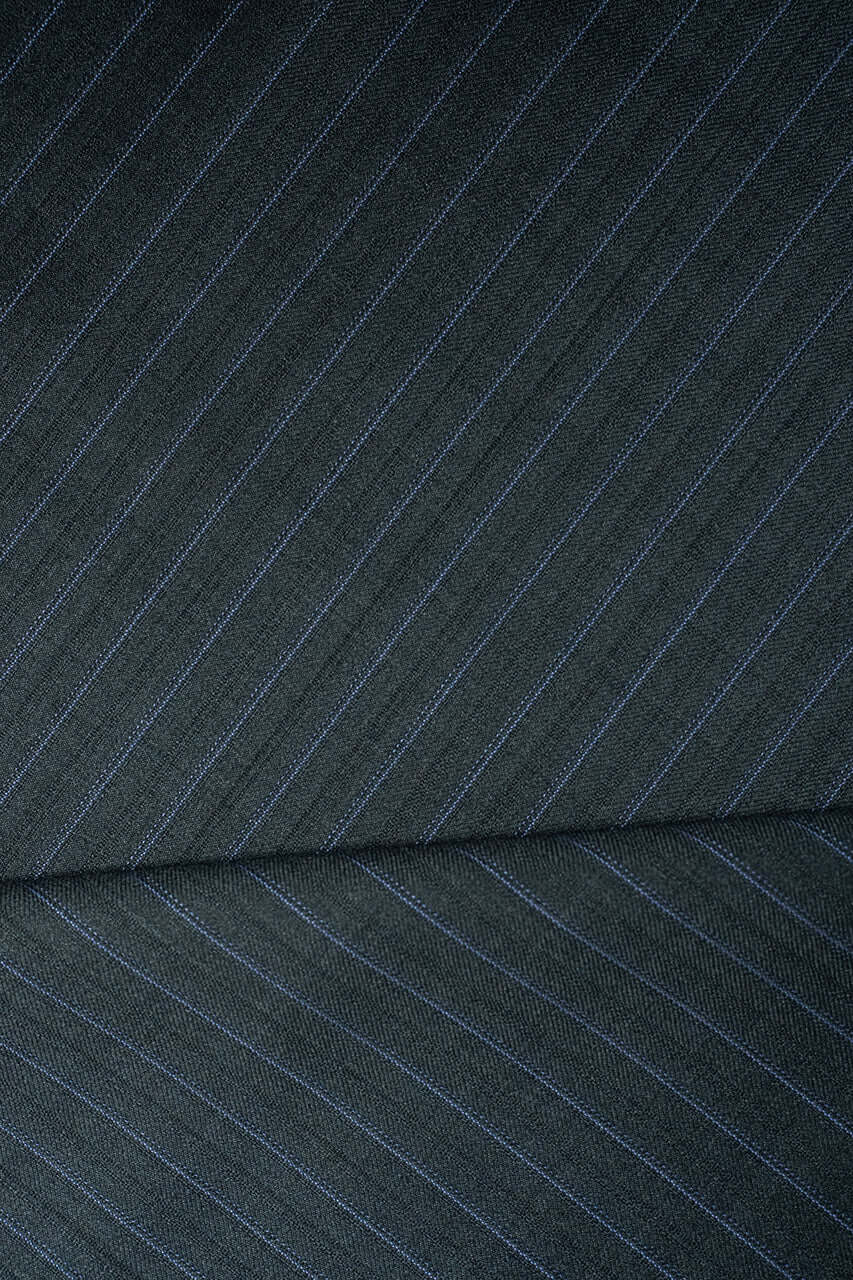 Zegna Traveller charcoal wool suit fabric with purple stripes, perfect for tailored garments, 3.2m length.