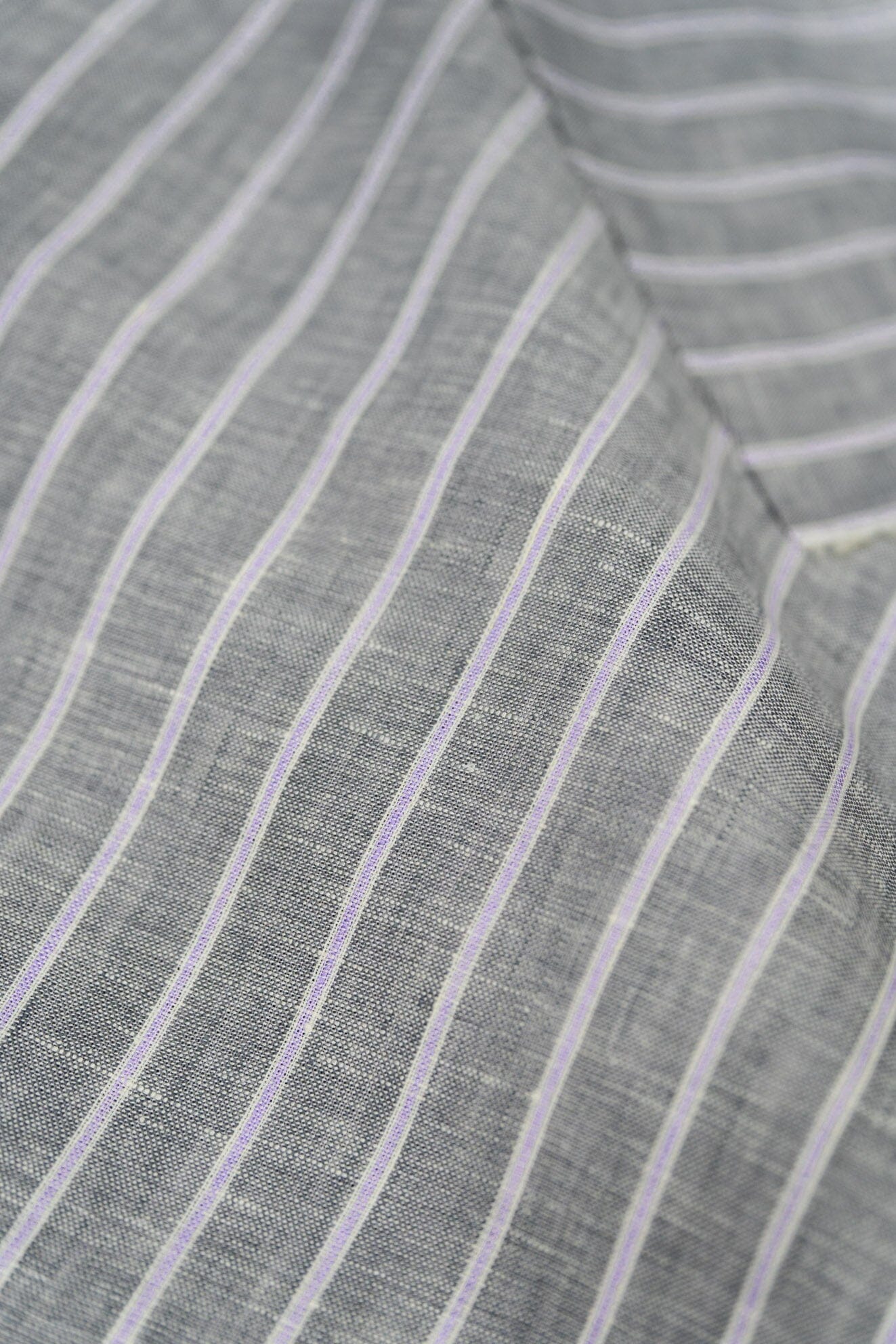 Shirt Fabrics-LaGondola Light Grey With Purple Stripe Linen for Shirt