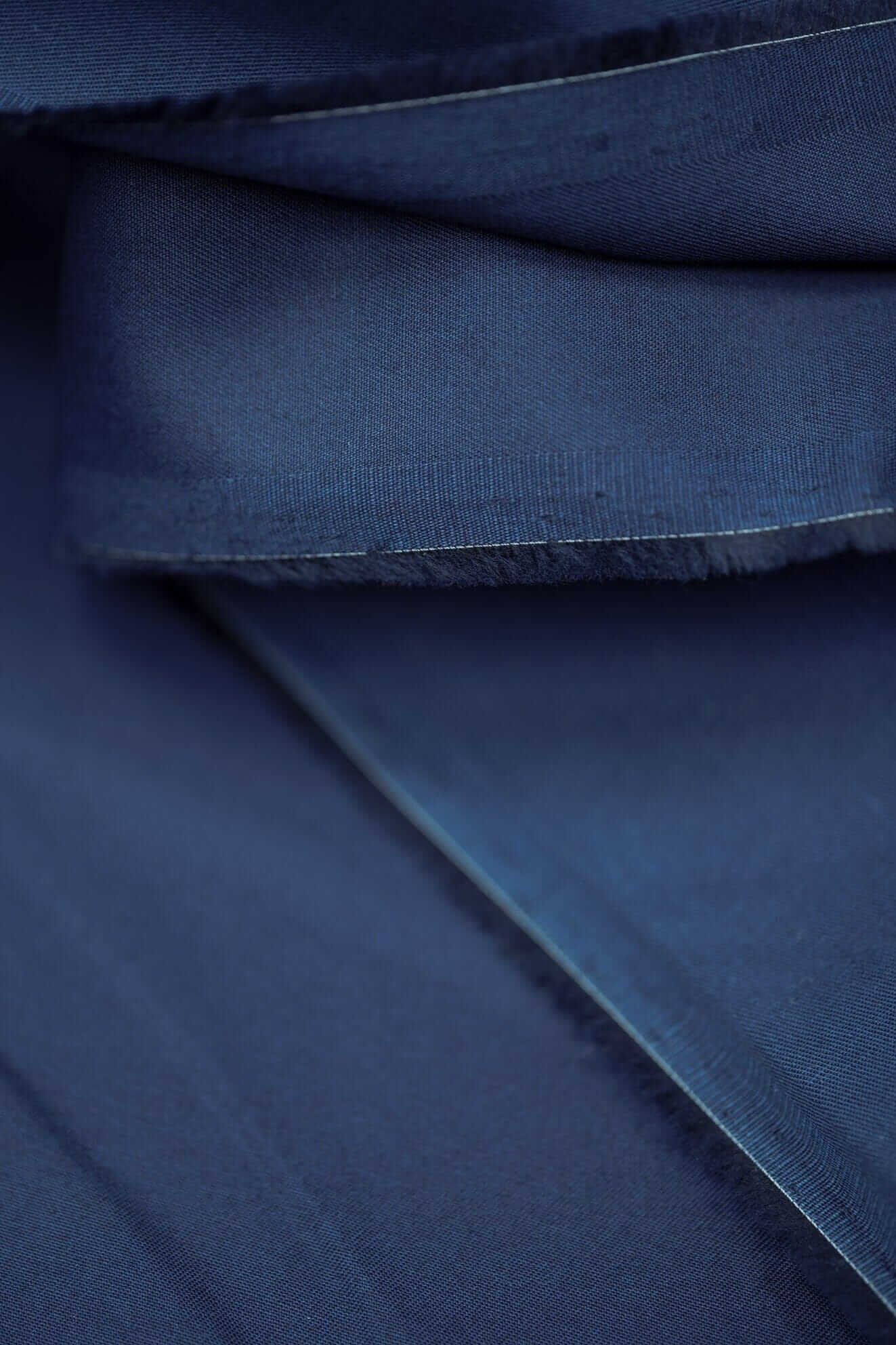 Modern Suit Fabrics-Tessuti di Sondrio Dark Blue Lightweight Cotton