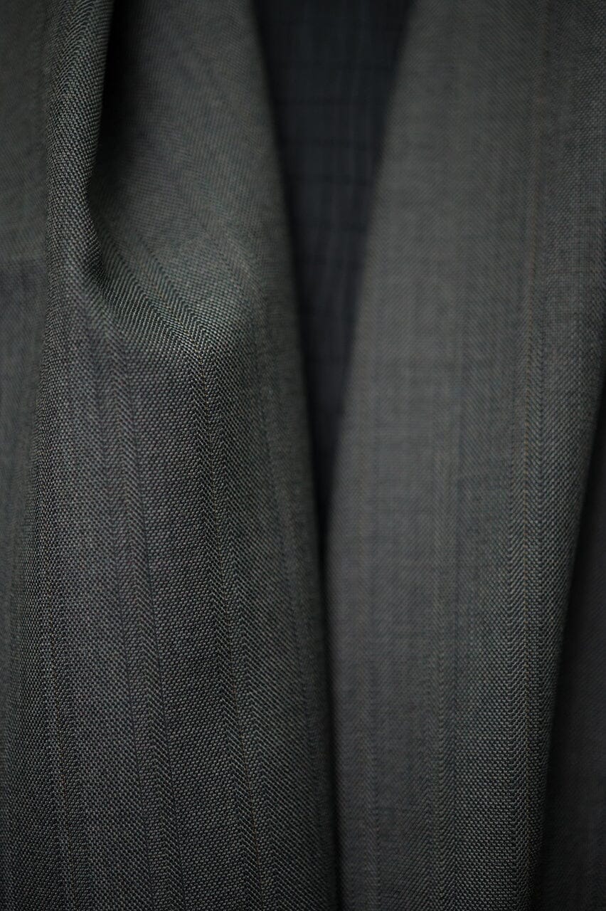V23160 Grey Herringbone 120's Wool Suiting -2.6m VINTAGE Vintage