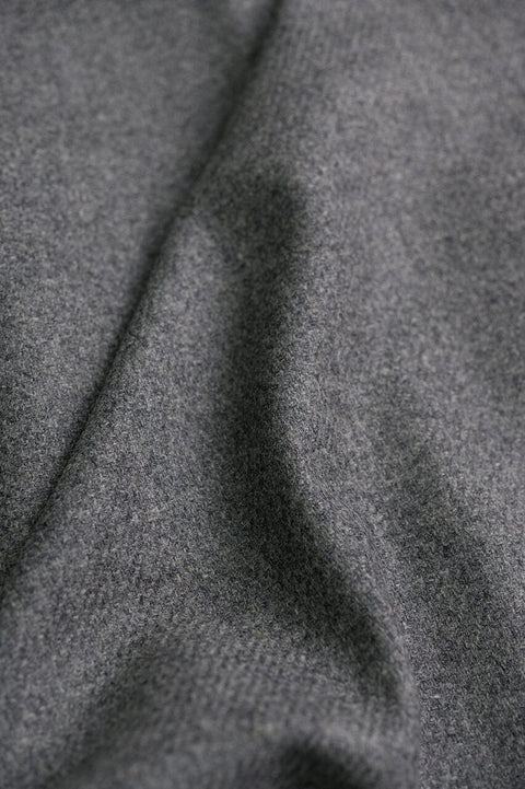 V23197 Grey Plain Cashmere & Mink Jacketing -1.9m VINTAGE Vintage