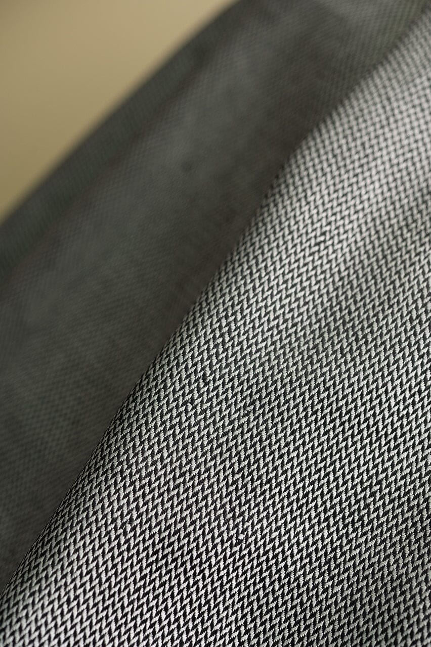 Vintage Suit Fabrics-Vintage V23147 Black&White Herringbone Jacketing -1.8m